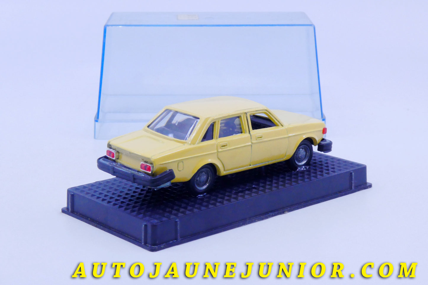 Le #5827 - Nacoral - Volvo - 144 Berline est en vente sur Auto Jaune Junior ! Découvrez nos collections de diecast Minialuxe, CIJ, C-I-J, JRD, J-R-D,  Matchbox, Majorette… AutoJauneJunior.com : le site de vente en ligne et de partage pour les passionés de miniatures et collectionneurs de jouets anciens ! Des centaines de modèles en vente, et des nouveautés mises en ligne chaque jour à 21h00 !