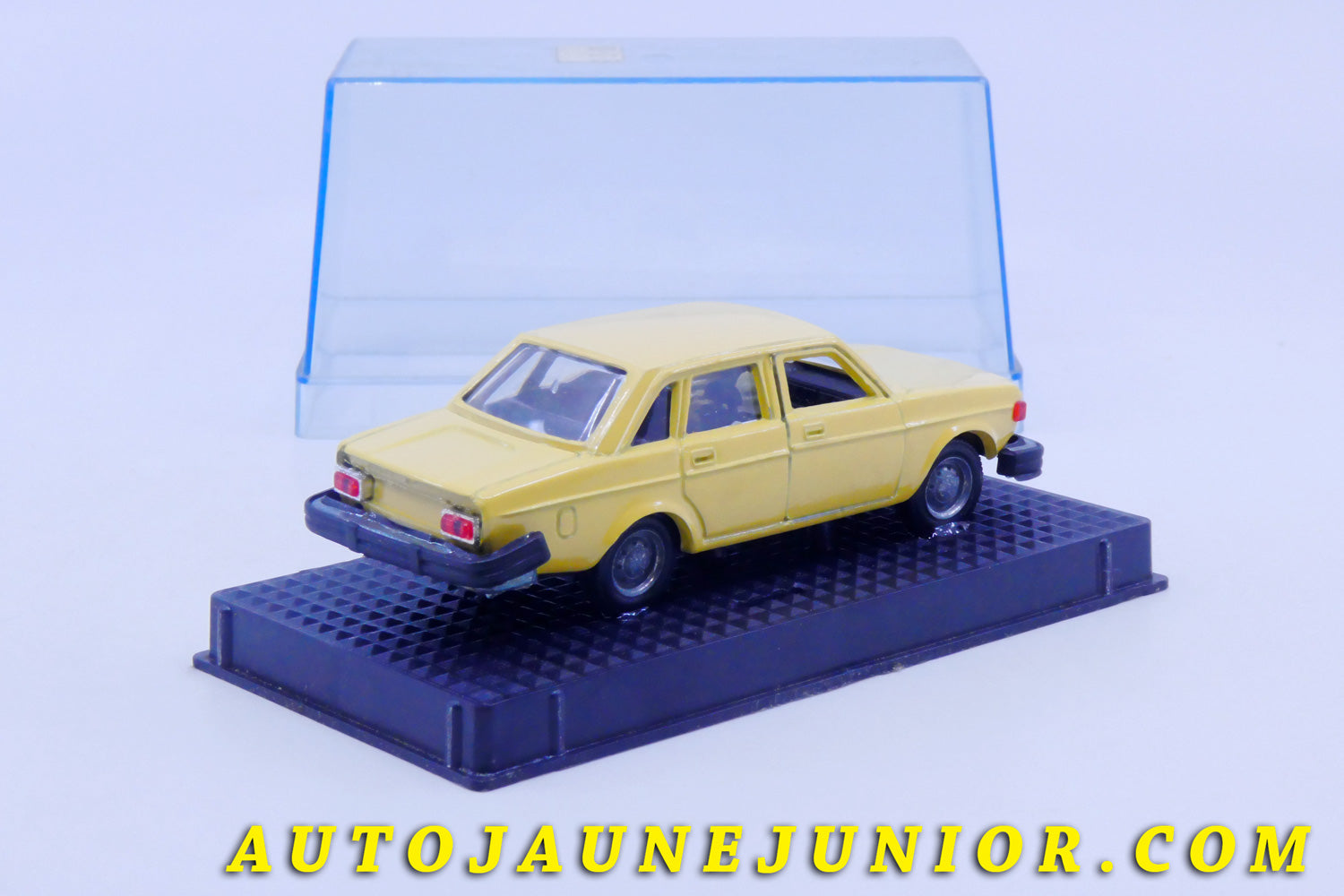 Le #5827 - Nacoral - Volvo - 144 Berline est en vente sur Auto Jaune Junior ! Découvrez nos collections de diecast Minialuxe, CIJ, C-I-J, JRD, J-R-D,  Matchbox, Majorette… AutoJauneJunior.com : le site de vente en ligne et de partage pour les passionés de miniatures et collectionneurs de jouets anciens ! Des centaines de modèles en vente, et des nouveautés mises en ligne chaque jour à 21h00 !