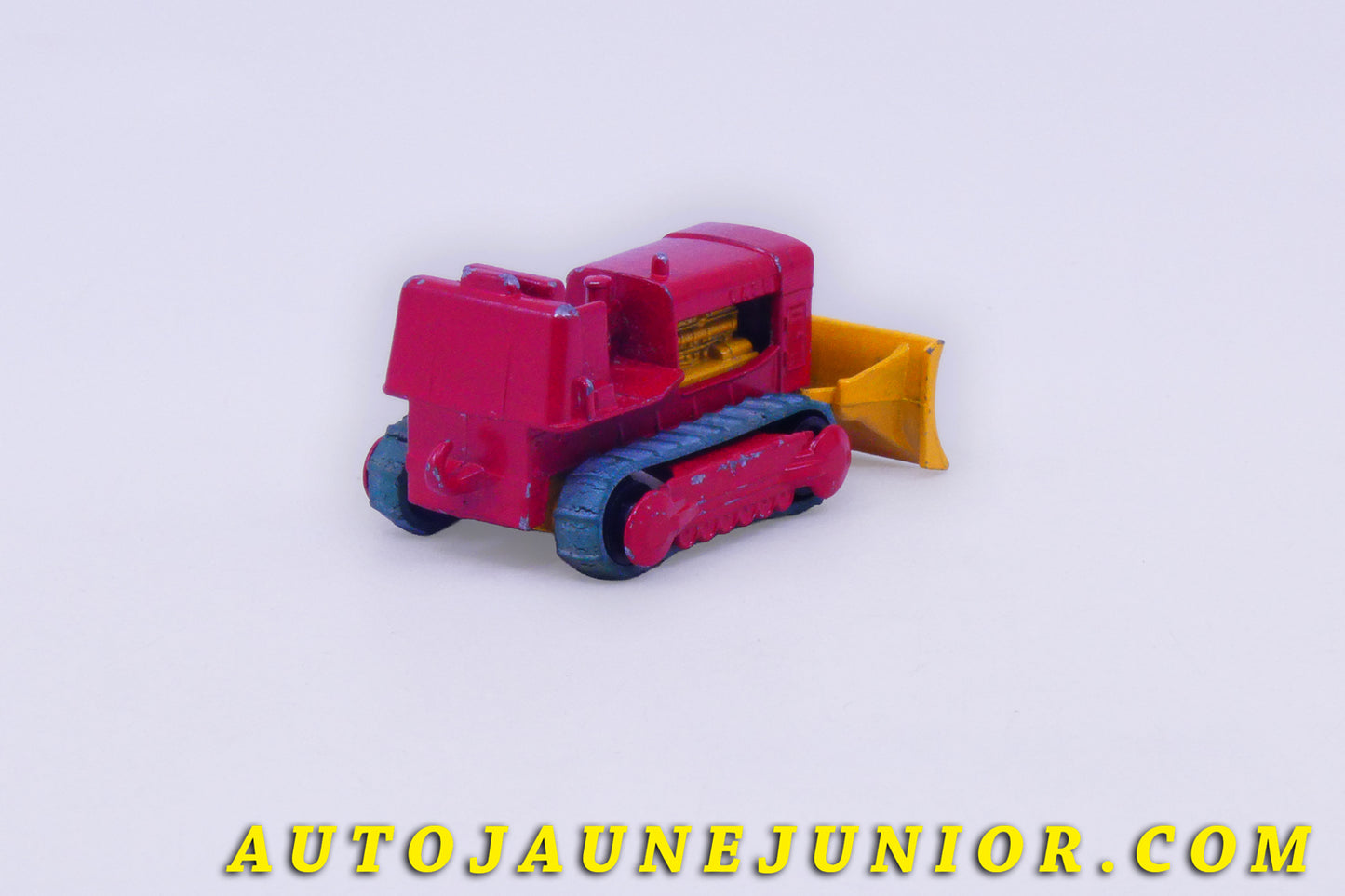Le #6170 - Matchbox - Case - Pousseur sur chenilles est en vente sur Auto Jaune Junior ! Découvrez nos collections de diecast Minialuxe, CIJ, C-I-J, JRD, J-R-D,  Matchbox, Majorette… AutoJauneJunior.com : le site de vente en ligne et de partage pour les passionés de miniatures et collectionneurs de jouets anciens ! Des centaines de modèles en vente, et des nouveautés mises en ligne chaque jour à 21h00 !