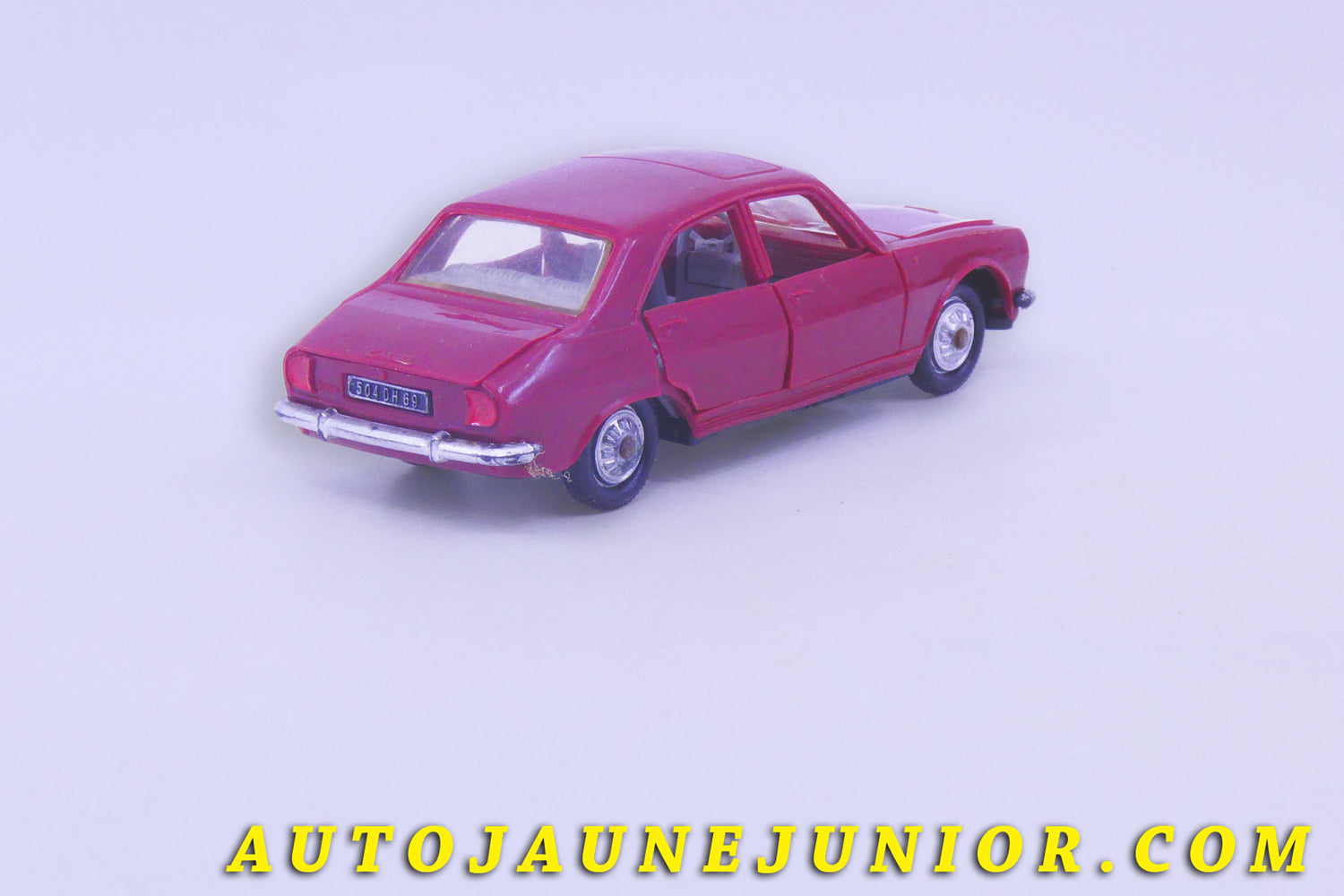 Le #6172 - Norev - Peugeot - 504 est en vente sur Auto Jaune Junior ! Découvrez nos collections de diecast Minialuxe, CIJ, C-I-J, JRD, J-R-D,  Matchbox, Majorette… AutoJauneJunior.com : le site de vente en ligne et de partage pour les passionés de miniatures et collectionneurs de jouets anciens ! Des centaines de modèles en vente, et des nouveautés mises en ligne chaque jour à 21h00 !