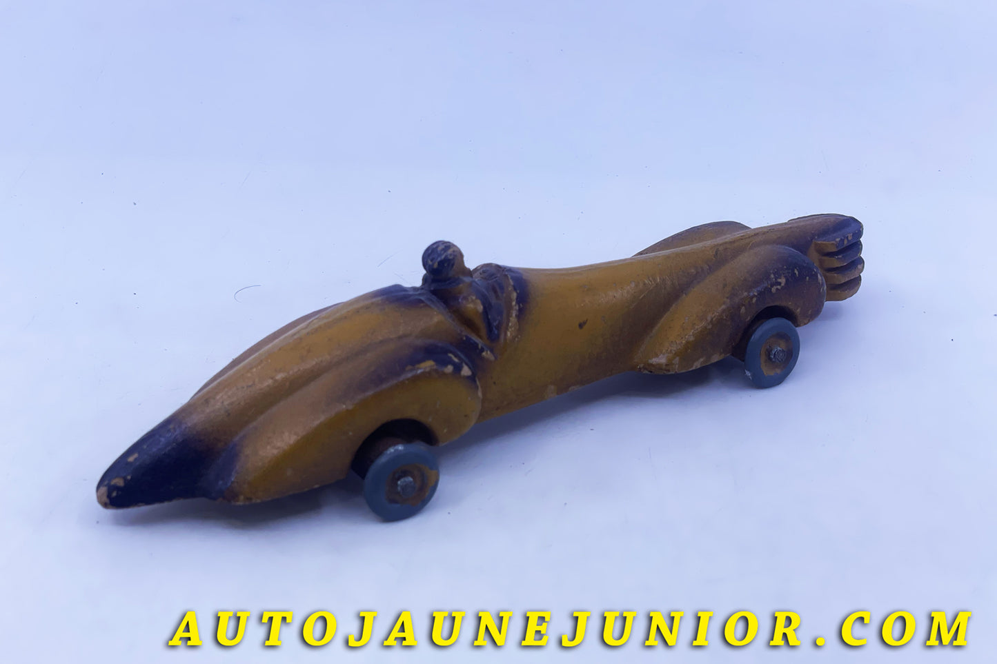 Le #6308 - Fabriquant inconnu Britanique - Auto de Recaord - Le monstre ! est en vente sur Auto Jaune Junior ! Découvrez nos collections de diecast Minialuxe, CIJ, C-I-J, JRD, J-R-D,  Matchbox, Majorette… AutoJauneJunior.com : le site de vente en ligne et de partage pour les passionés de miniatures et collectionneurs de jouets anciens ! Des centaines de modèles en vente, et des nouveautés mises en ligne chaque jour à 21h00 !