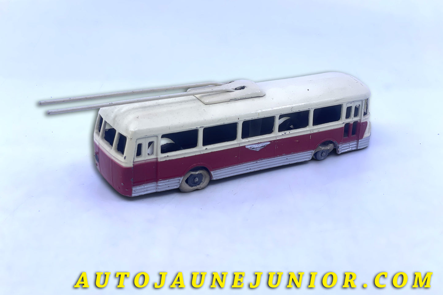 Le #6314 - Solido - Chausson - AP52 trolleybus est en vente sur Auto Jaune Junior ! Découvrez nos collections de diecast Minialuxe, CIJ, C-I-J, JRD, J-R-D,  Matchbox, Majorette… AutoJauneJunior.com : le site de vente en ligne et de partage pour les passionés de miniatures et collectionneurs de jouets anciens ! Des centaines de modèles en vente, et des nouveautés mises en ligne chaque jour à 21h00 !