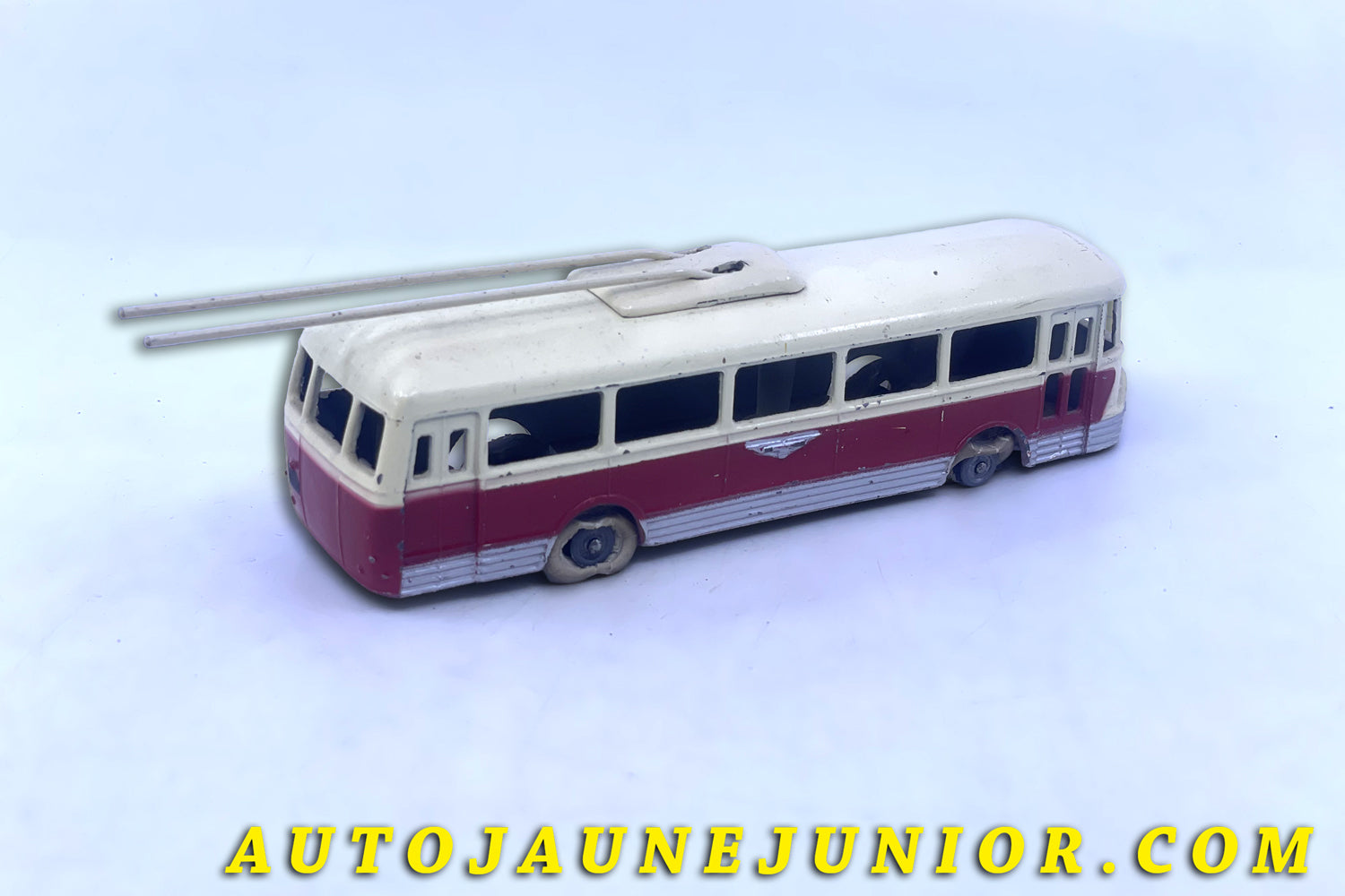 Le #6314 - Solido - Chausson - AP52 trolleybus est en vente sur Auto Jaune Junior ! Découvrez nos collections de diecast Minialuxe, CIJ, C-I-J, JRD, J-R-D,  Matchbox, Majorette… AutoJauneJunior.com : le site de vente en ligne et de partage pour les passionés de miniatures et collectionneurs de jouets anciens ! Des centaines de modèles en vente, et des nouveautés mises en ligne chaque jour à 21h00 !