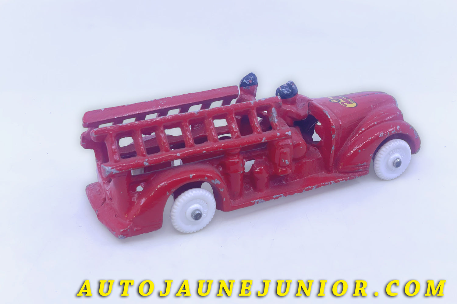 Le #6324 - Fun Ho ! - Camion Torpedo - Fire Engine, Fixed Ladders est en vente sur Auto Jaune Junior ! Découvrez nos collections de diecast Minialuxe, CIJ, C-I-J, JRD, J-R-D,  Matchbox, Majorette… AutoJauneJunior.com : le site de vente en ligne et de partage pour les passionés de miniatures et collectionneurs de jouets anciens ! Des centaines de modèles en vente, et des nouveautés mises en ligne chaque jour à 21h00 !