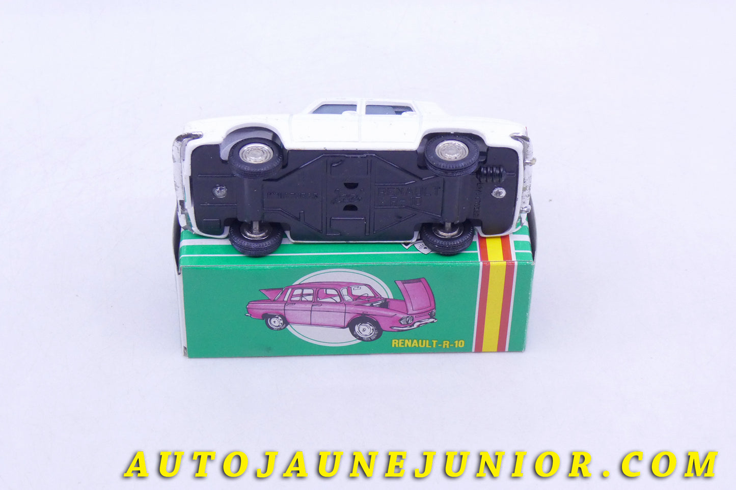 Le Joal Renault R 10 Berline est en vente sur Auto Jaune Junior ! Découvrez nos collections de diecast Tekno, Politoys, Mebetoys, Mercury, Joal, Diapet, Märklin, TootsieToys.AutoJaune Junior ; Vous avez le même jouet ? Profitez de notre expertise pour vous accompagner dans la vente de vos modèles ou votre collection ! Nous achetons tous lots de miniatures ! Contactez nous !