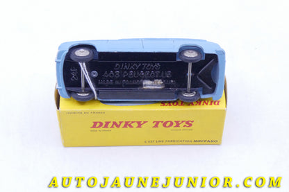 Le Dinky Toys Peugeot 403 Familiale est en vente sur Auto Jaune Junior ! Découvrez nos collections de diecast Tekno, Politoys, Mebetoys, Mercury, Joal, Diapet, Märklin, TootsieToys.AutoJaune Junior ; Vous avez le même jouet ? Profitez de notre expertise pour vous accompagner dans la vente de vos modèles ou votre collection ! Nous achetons tous lots de miniatures ! Contactez nous !