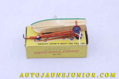 Le Dinky Toys Healey remorque avec hors bord est en vente sur Auto Jaune Junior ! Découvrez nos collections de diecast Tekno, Politoys, Mebetoys, Mercury, Joal, Diapet, Märklin, TootsieToys.AutoJaune Junior ; Vous avez le même jouet ? Profitez de notre expertise pour vous accompagner dans la vente de vos modèles ou votre collection ! Nous achetons tous lots de miniatures ! Contactez nous !