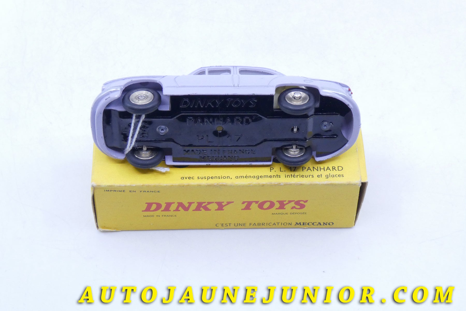 Le Dinky Toys Panhard PL 17 est en vente sur Auto Jaune Junior ! Découvrez nos collections de diecast Tekno, Politoys, Mebetoys, Mercury, Joal, Diapet, Märklin, TootsieToys.AutoJaune Junior ; Vous avez le même jouet ? Profitez de notre expertise pour vous accompagner dans la vente de vos modèles ou votre collection ! Nous achetons tous lots de miniatures ! Contactez nous !