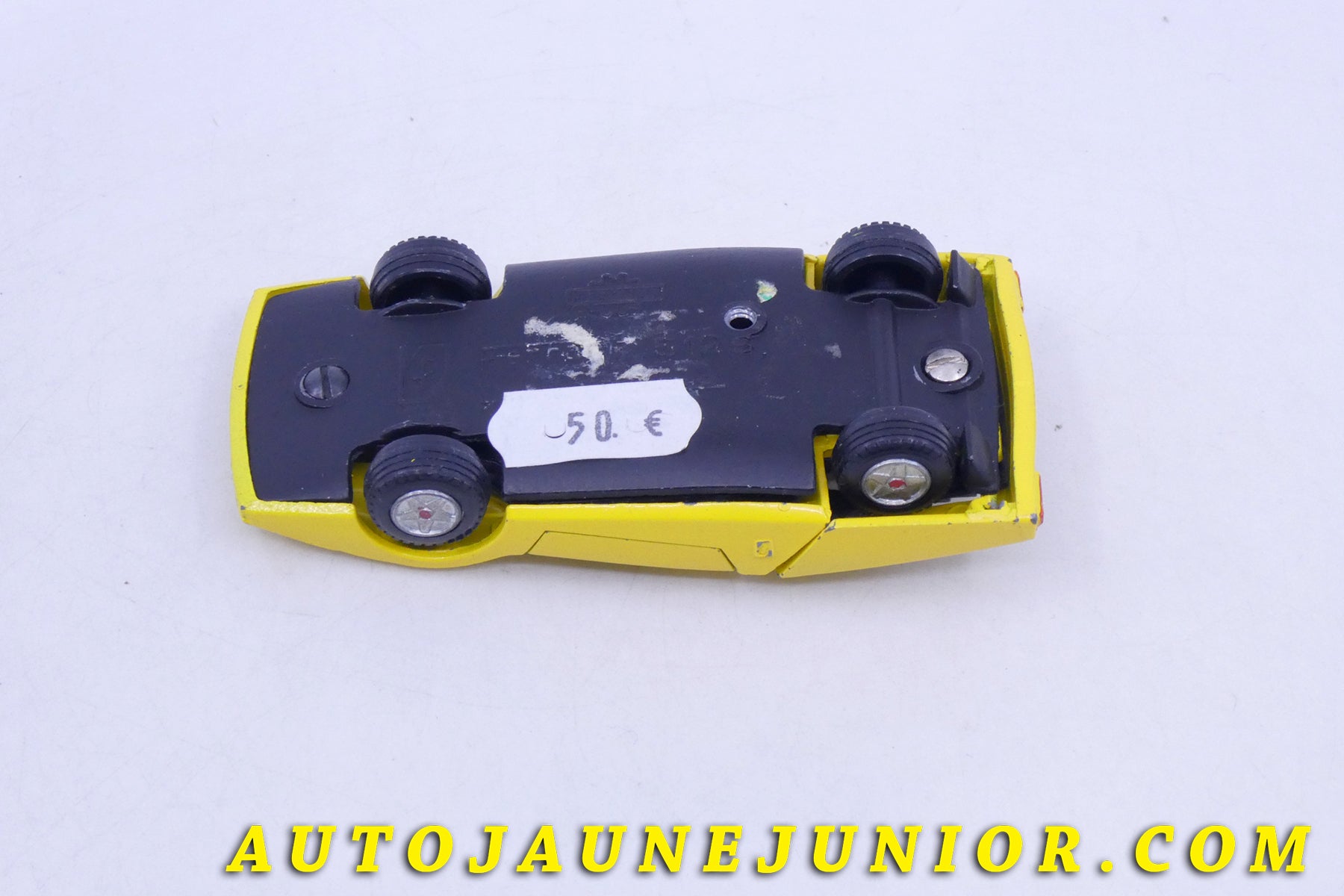 Le Mercury Ferrari 512S pininfarina est en vente sur Auto Jaune Junior ! Découvrez nos collections de diecast Tekno, Politoys, Mebetoys, Mercury, Joal, Diapet, Märklin, TootsieToys.AutoJaune Junior ; Vous avez le même jouet ? Profitez de notre expertise pour vous accompagner dans la vente de vos modèles ou votre collection ! Nous achetons tous lots de miniatures ! Contactez nous !