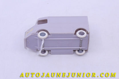 Le #10059 - Clé - Citroën - 1200 Kg Fourgon est en vente sur Auto Jaune Junior ! Tekno, Politoys, Mebetoys, Mercury, Joal, Diapet, Märklin, TootsieToys.Vous avez le même jouet ? Profitez de notre expertise pour vous accompagner dans la vente de vos modèles ou votre collection ! Nous achetons tous lots de miniatures ! Contactez nous ! contact@autojaunejunior.com. 