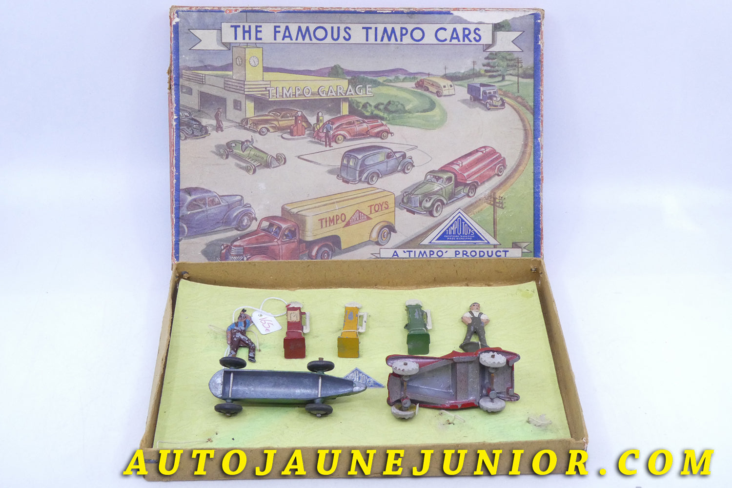 Le Timpo Toys 2 MG  Coffret "The Famous Timpo Cars" est en vente sur Auto Jaune Junior ! Découvrez nos collections de diecast Tekno, Politoys, Mebetoys, Mercury, Joal, Diapet, Märklin, TootsieToys.AutoJaune Junior ; Vous avez le même jouet ? Profitez de notre expertise pour vous accompagner dans la vente de vos modèles ou votre collection ! Nous achetons tous lots de miniatures ! Contactez nous !