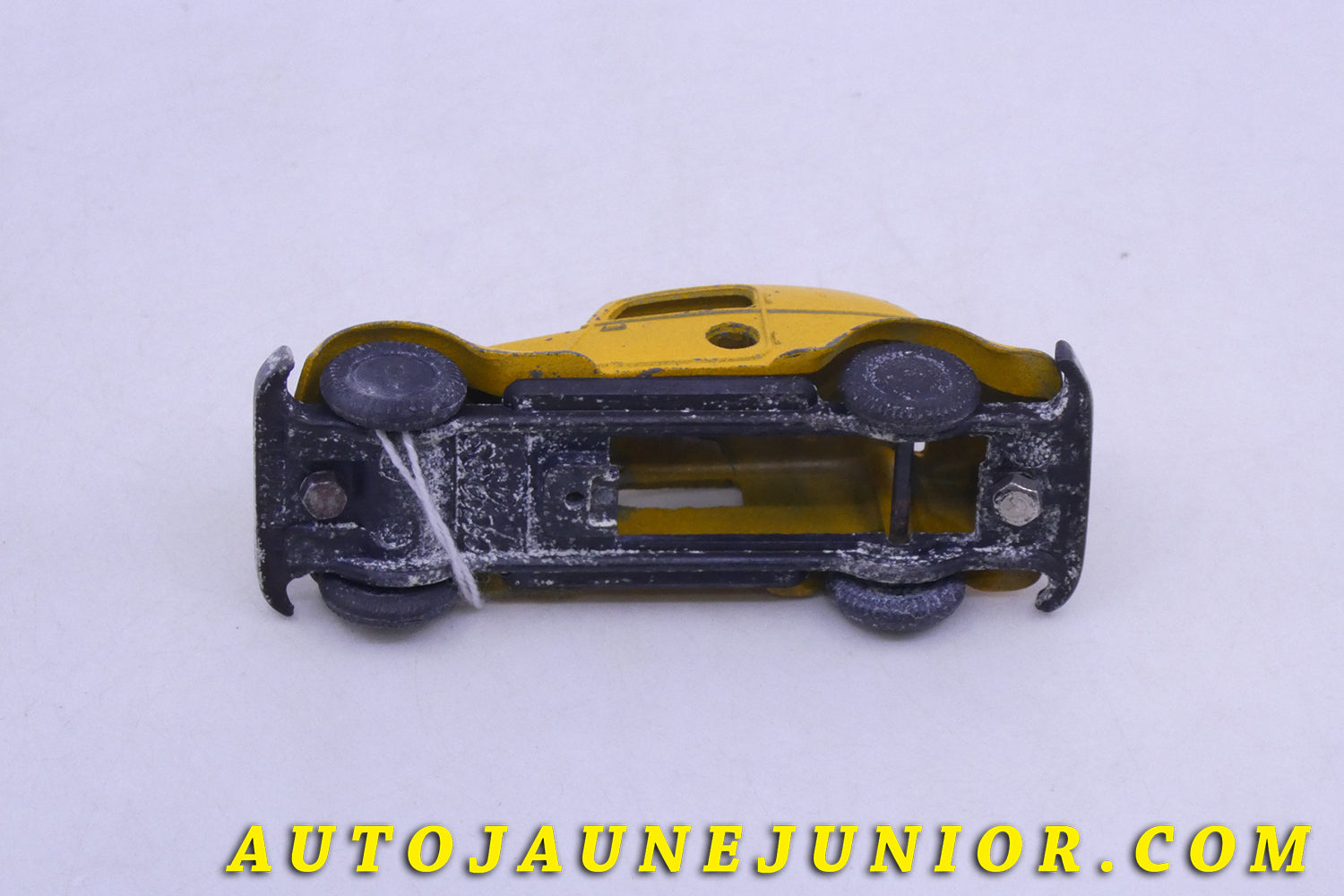 Le Solido Coupé Auto démontable est en vente sur Auto Jaune Junior ! Découvrez nos collections de diecast Tekno, Politoys, Mebetoys, Mercury, Joal, Diapet, Märklin, TootsieToys.AutoJaune Junior ; Vous avez le même jouet ? Profitez de notre expertise pour vous accompagner dans la vente de vos modèles ou votre collection ! Nous achetons tous lots de miniatures ! Contactez nous !