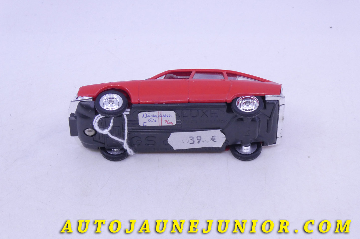 Le Minialuxe Citroën GS est en vente sur Auto Jaune Junior ! Découvrez nos collections de diecast Tekno, Politoys, Mebetoys, Mercury, Joal, Diapet, Märklin, TootsieToys.AutoJaune Junior ; Vous avez le même jouet ? Profitez de notre expertise pour vous accompagner dans la vente de vos modèles ou votre collection ! Nous achetons tous lots de miniatures ! Contactez nous !