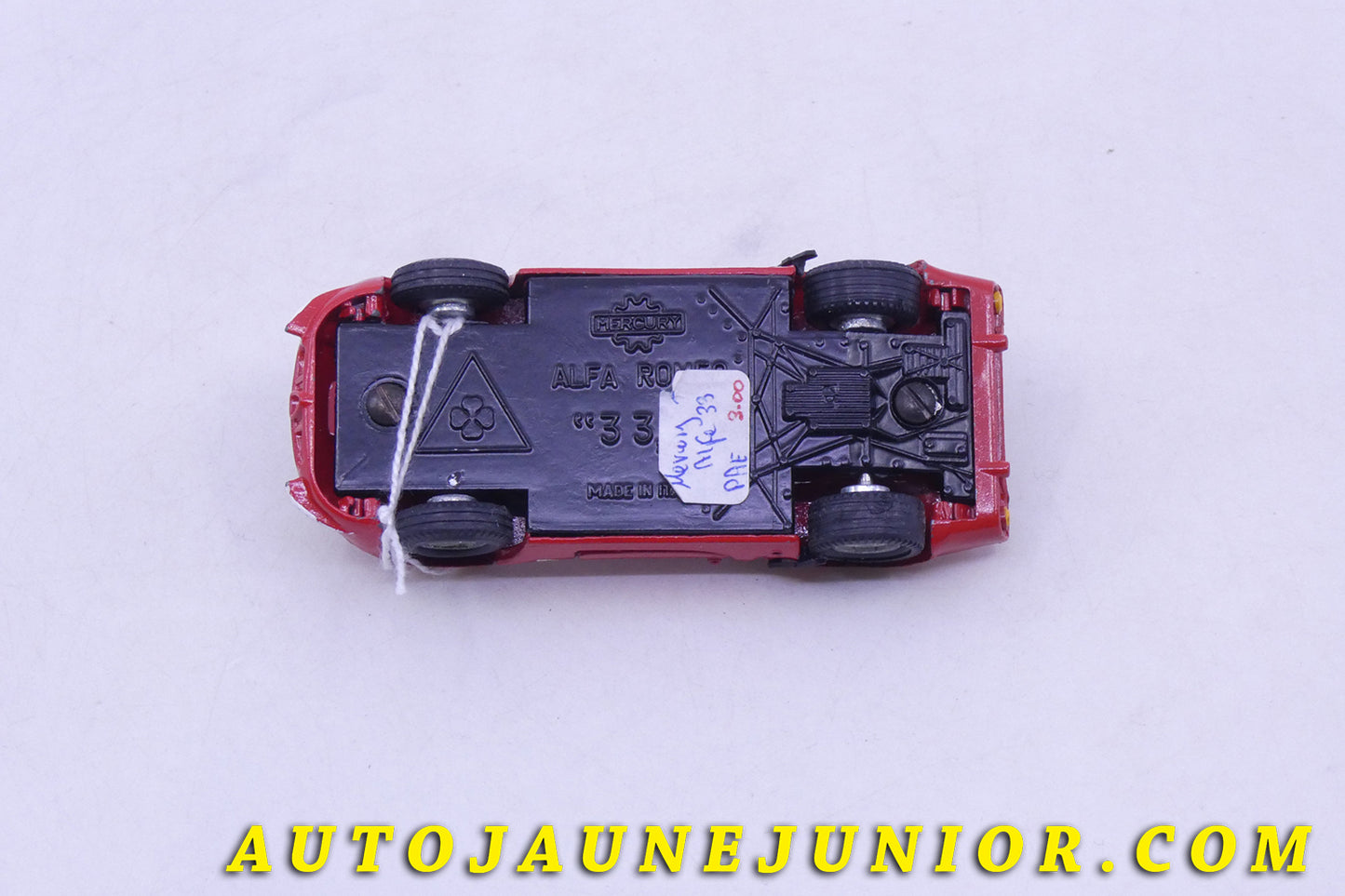 Le Mercury Alfa Roméo  Tipo 33" Barquette est en vente sur Auto Jaune Junior ! Découvrez nos collections de diecast Tekno, Politoys, Mebetoys, Mercury, Joal, Diapet, Märklin, TootsieToys.AutoJaune Junior ; Vous avez le même jouet ? Profitez de notre expertise pour vous accompagner dans la vente de vos modèles ou votre collection ! Nous achetons tous lots de miniatures ! Contactez nous !