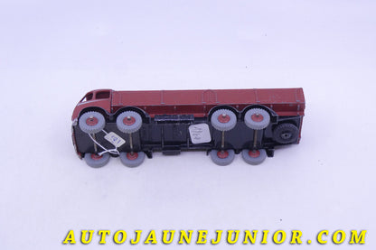 Le Dinky Toys Foden MK I Ridelles est en vente sur Auto Jaune Junior ! Découvrez nos collections de diecast Tekno, Politoys, Mebetoys, Mercury, Joal, Diapet, Märklin, TootsieToys.AutoJaune Junior ; Vous avez le même jouet ? Profitez de notre expertise pour vous accompagner dans la vente de vos modèles ou votre collection ! Nous achetons tous lots de miniatures ! Contactez nous !