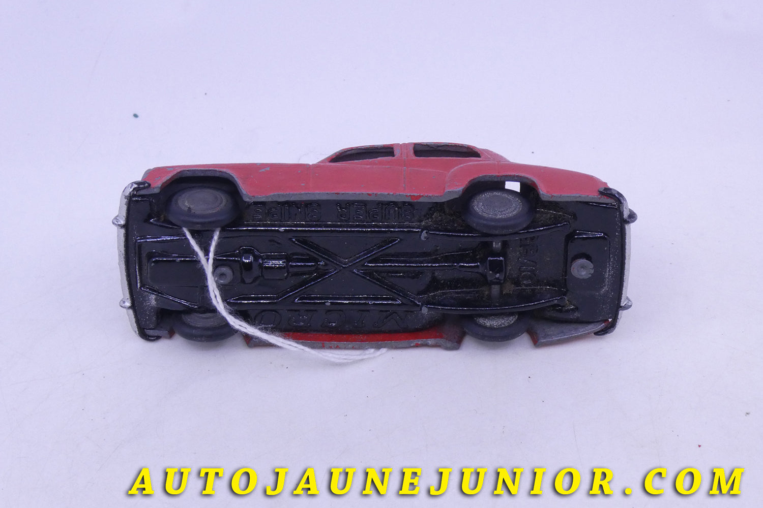 Le Micro Humber Super Snipe (Rare modèle ! Originale de 1958) est en vente sur Auto Jaune Junior ! Découvrez nos collections de diecast Tekno, Politoys, Mebetoys, Mercury, Joal, Diapet, Märklin, TootsieToys.AutoJaune Junior ; Vous avez le même jouet ? Profitez de notre expertise pour vous accompagner dans la vente de vos modèles ou votre collection ! Nous achetons tous lots de miniatures ! Contactez nous !