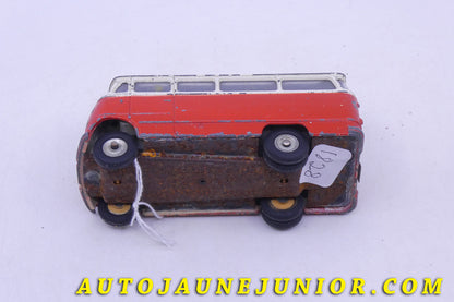 Le Dinky Toys Mercedes Car 18 places est en vente sur Auto Jaune Junior ! Découvrez nos collections de diecast Tekno, Politoys, Mebetoys, Mercury, Joal, Diapet, Märklin, TootsieToys.AutoJaune Junior ; Vous avez le même jouet ? Profitez de notre expertise pour vous accompagner dans la vente de vos modèles ou votre collection ! Nous achetons tous lots de miniatures ! Contactez nous !