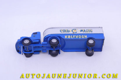 Le Tekno Scania 75 tracteur semi remorque fourgon Cold O Matic est en vente sur Auto Jaune Junior ! Découvrez nos collections de diecast Tekno, Politoys, Mebetoys, Mercury, Joal, Diapet, Märklin, TootsieToys.AutoJaune Junior ; Vous avez le même jouet ? Profitez de notre expertise pour vous accompagner dans la vente de vos modèles ou votre collection ! Nous achetons tous lots de miniatures ! Contactez nous !