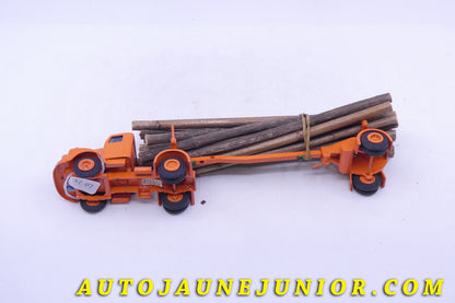 Le Tekno Scania 75 tracteur semi remorque fardier est en vente sur Auto Jaune Junior ! Découvrez nos collections de diecast Tekno, Politoys, Mebetoys, Mercury, Joal, Diapet, Märklin, TootsieToys.AutoJaune Junior ; Vous avez le même jouet ? Profitez de notre expertise pour vous accompagner dans la vente de vos modèles ou votre collection ! Nous achetons tous lots de miniatures ! Contactez nous !