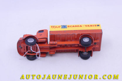 Le Tekno Scania 76 ridelles bâché "Scania Vabis Europa Tour 63" est en vente sur Auto Jaune Junior ! Découvrez nos collections de diecast Tekno, Politoys, Mebetoys, Mercury, Joal, Diapet, Märklin, TootsieToys.AutoJaune Junior ; Vous avez le même jouet ? Profitez de notre expertise pour vous accompagner dans la vente de vos modèles ou votre collection ! Nous achetons tous lots de miniatures ! Contactez nous !