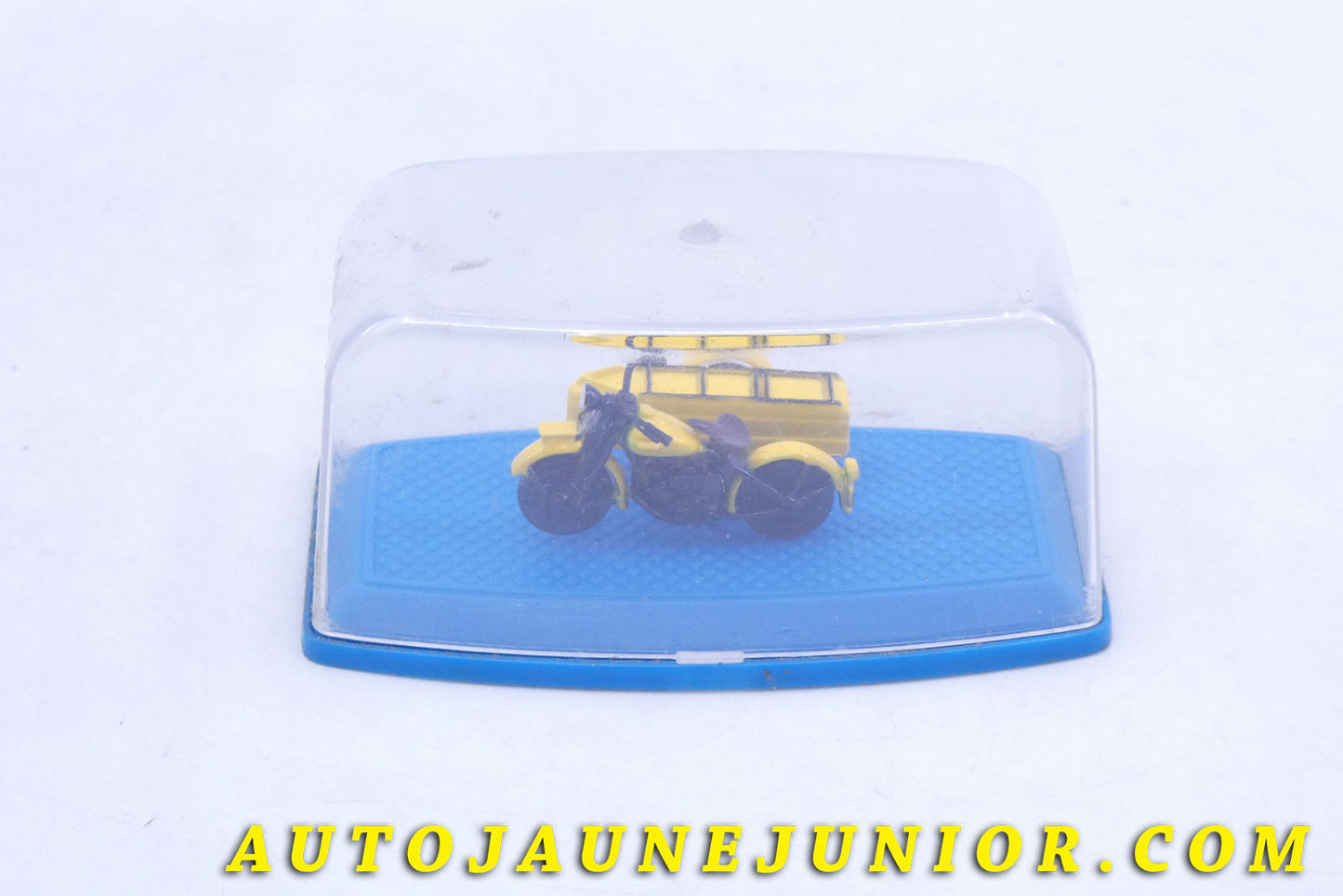 Le #10186 - Artec - Harley Davidson - Side Car "WegenWacht" est en vente sur Auto Jaune Junior ! Tekno, Politoys, Mebetoys, Mercury, Joal, Diapet, Märklin, TootsieToys.Vous avez le même jouet ? Profitez de notre expertise pour vous accompagner dans la vente de vos modèles ou votre collection ! Nous achetons tous lots de miniatures ! Contactez nous ! contact@autojaunejunior.com. 