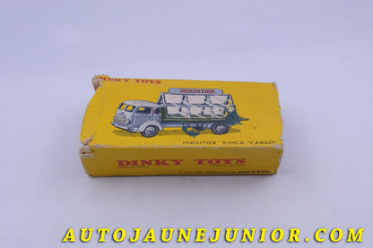 Le Dinky Toys Simca Cargo miroitier Saint Gobain est en vente sur Auto Jaune Junior ! Découvrez nos collections de diecast Tekno, Politoys, Mebetoys, Mercury, Joal, Diapet, Märklin, TootsieToys.AutoJaune Junior ; Vous avez le même jouet ? Profitez de notre expertise pour vous accompagner dans la vente de vos modèles ou votre collection ! Nous achetons tous lots de miniatures ! Contactez nous !