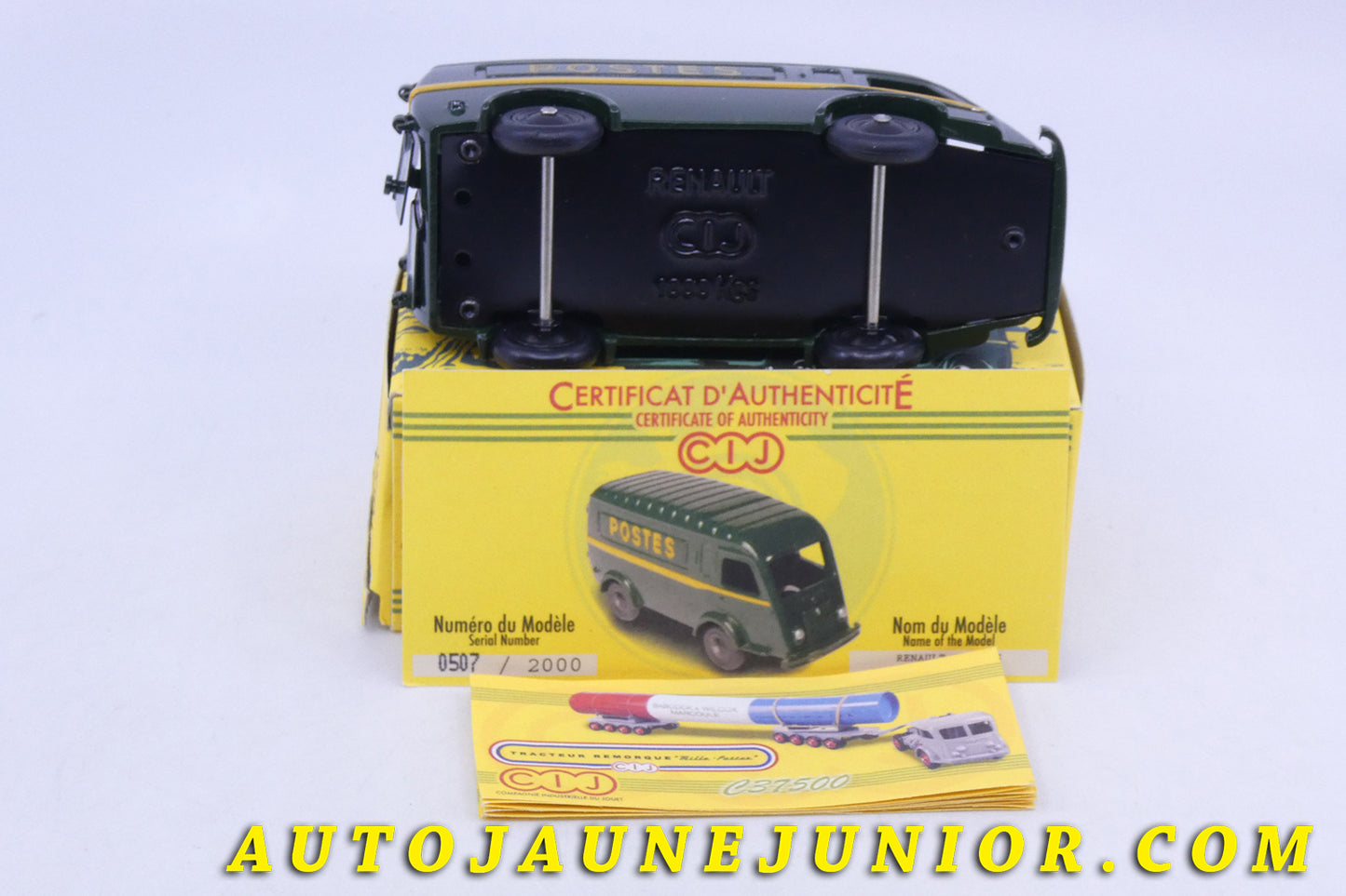 Le Atlas Renault 1000Kgs Postes est en vente sur Auto Jaune Junior ! Découvrez nos collections de diecast Tekno, Politoys, Mebetoys, Mercury, Joal, Diapet, Märklin, TootsieToys.AutoJaune Junior ; Vous avez le même jouet ? Profitez de notre expertise pour vous accompagner dans la vente de vos modèles ou votre collection ! Nous achetons tous lots de miniatures ! Contactez nous !