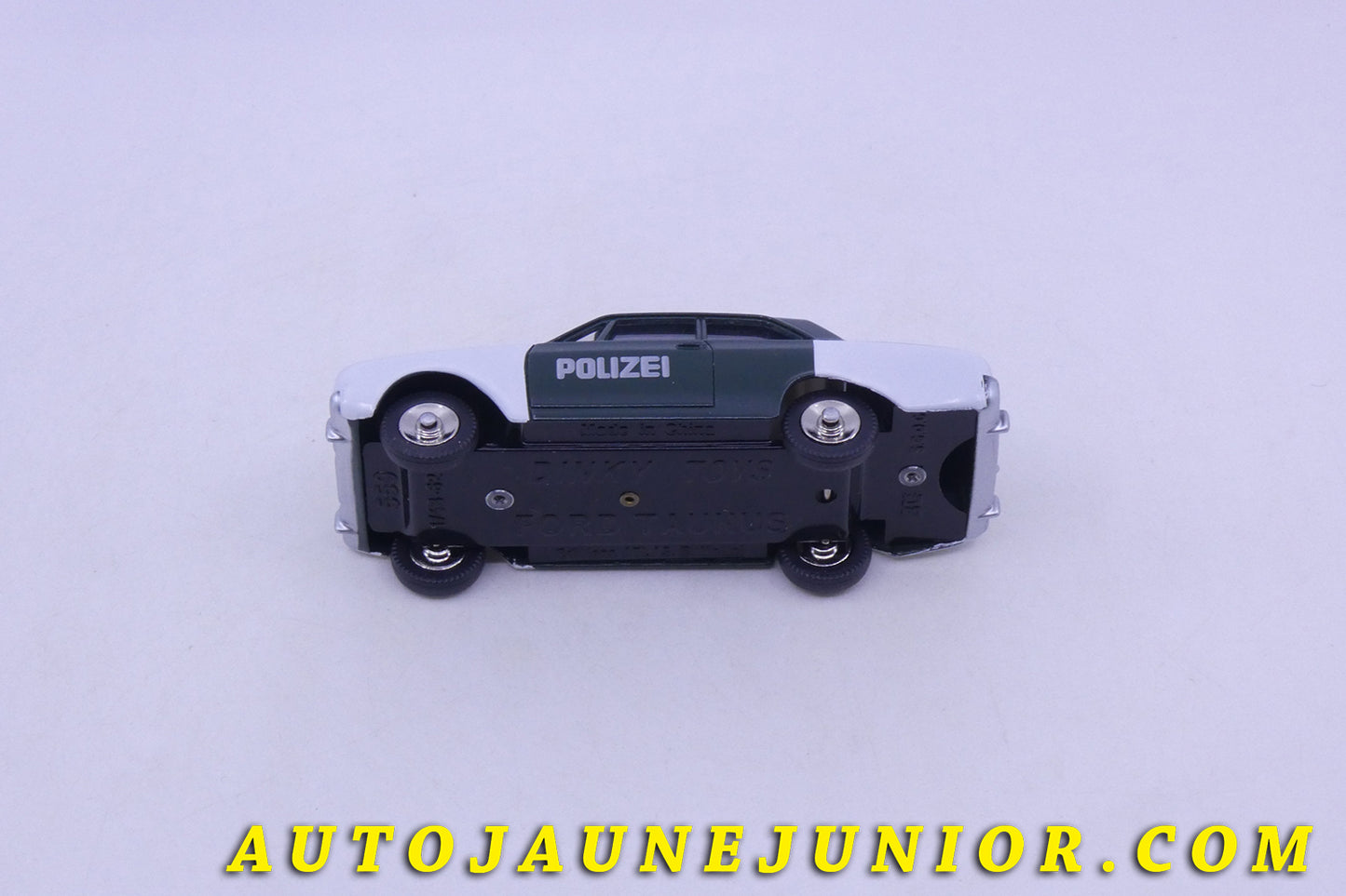 Le Atlas Ford Taunus Polizei est en vente sur Auto Jaune Junior ! Découvrez nos collections de diecast Tekno, Politoys, Mebetoys, Mercury, Joal, Diapet, Märklin, TootsieToys.AutoJaune Junior ; Vous avez le même jouet ? Profitez de notre expertise pour vous accompagner dans la vente de vos modèles ou votre collection ! Nous achetons tous lots de miniatures ! Contactez nous !