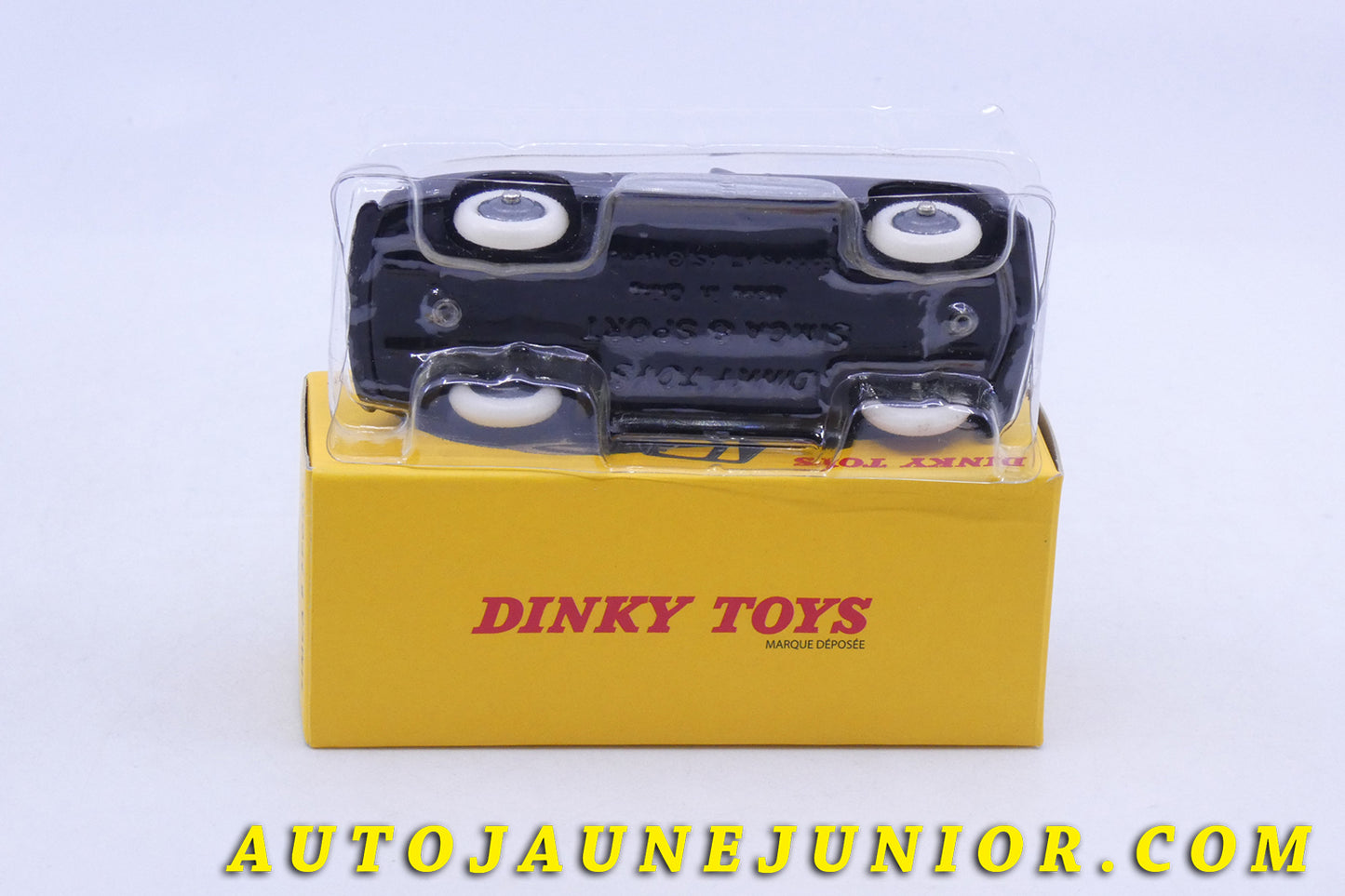 Le Atlas Simca 8 Sport est en vente sur Auto Jaune Junior ! Découvrez nos collections de diecast Tekno, Politoys, Mebetoys, Mercury, Joal, Diapet, Märklin, TootsieToys.AutoJaune Junior ; Vous avez le même jouet ? Profitez de notre expertise pour vous accompagner dans la vente de vos modèles ou votre collection ! Nous achetons tous lots de miniatures ! Contactez nous !