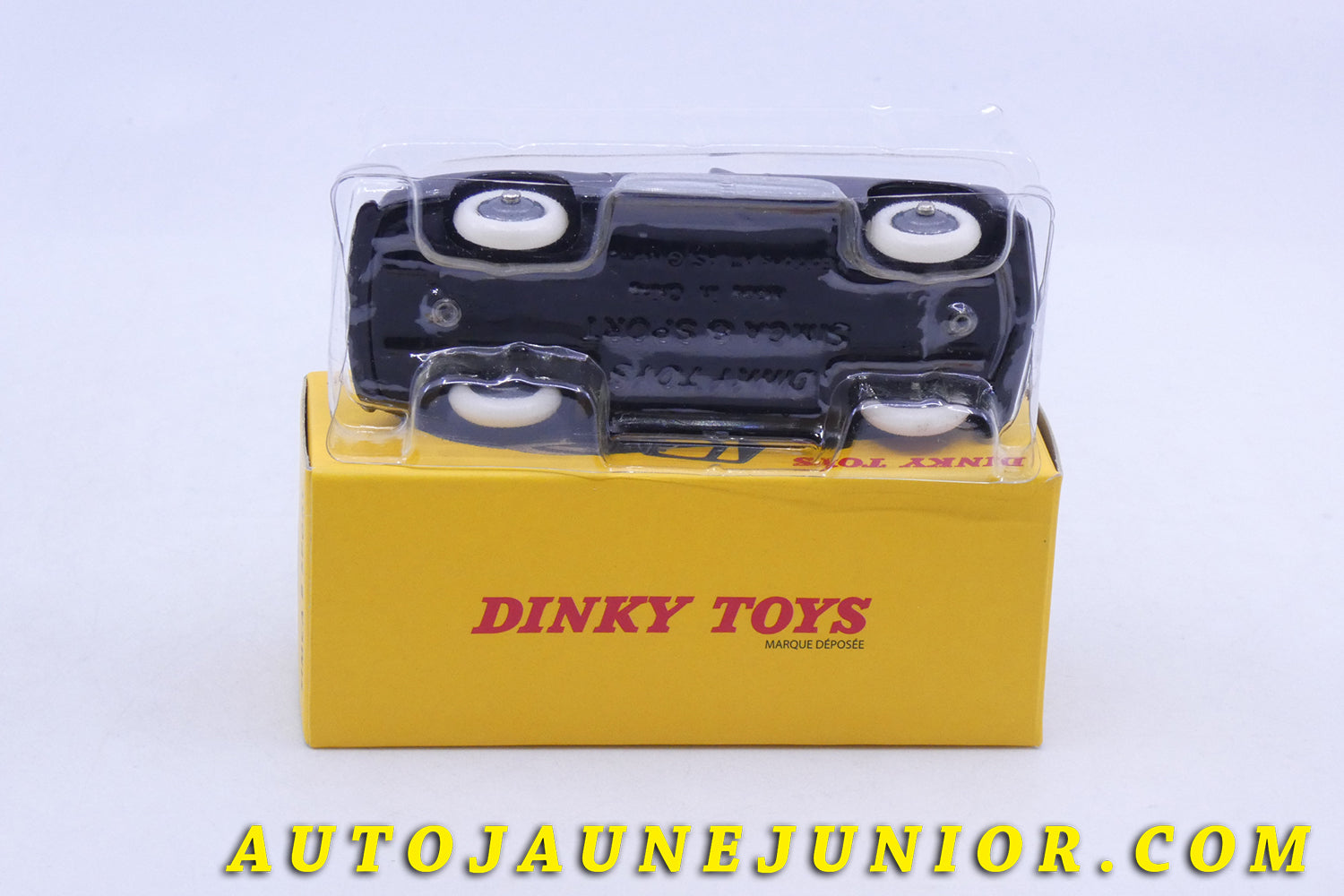 Le Atlas Simca 8 Sport est en vente sur Auto Jaune Junior ! Découvrez nos collections de diecast Tekno, Politoys, Mebetoys, Mercury, Joal, Diapet, Märklin, TootsieToys.AutoJaune Junior ; Vous avez le même jouet ? Profitez de notre expertise pour vous accompagner dans la vente de vos modèles ou votre collection ! Nous achetons tous lots de miniatures ! Contactez nous !