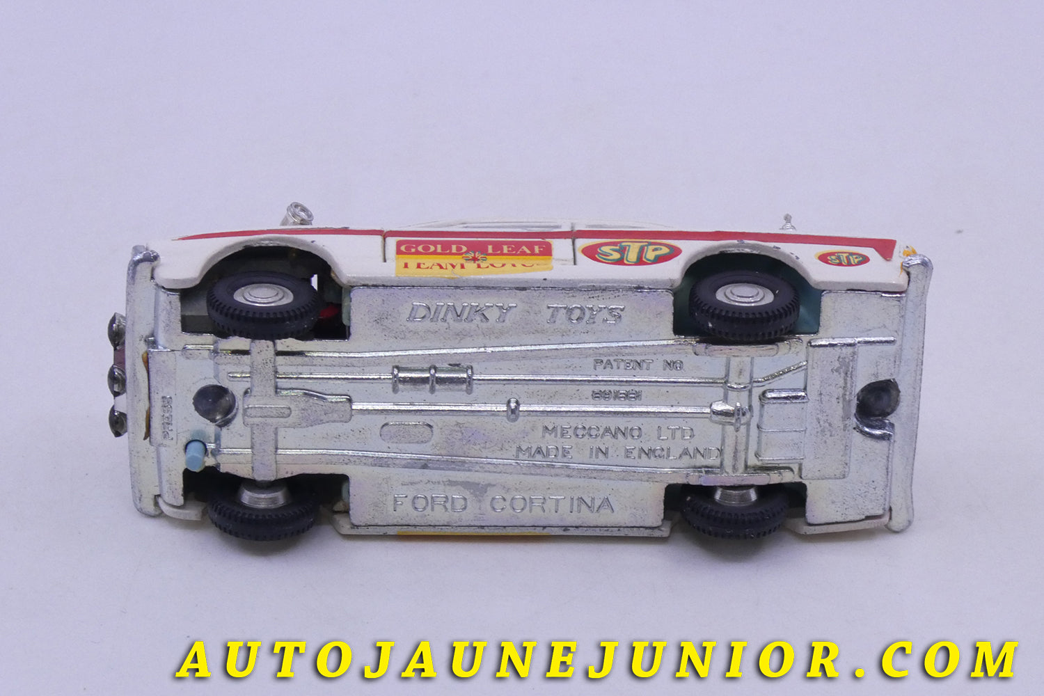 Le Dinky Toys Ford Lotus Cortina rallye "Monte Carlo 1968" est en vente sur Auto Jaune Junior ! Découvrez nos collections de diecast Tekno, Politoys, Mebetoys, Mercury, Joal, Diapet, Märklin, TootsieToys.AutoJaune Junior ; Vous avez le même jouet ? Profitez de notre expertise pour vous accompagner dans la vente de vos modèles ou votre collection ! Nous achetons tous lots de miniatures ! Contactez nous !