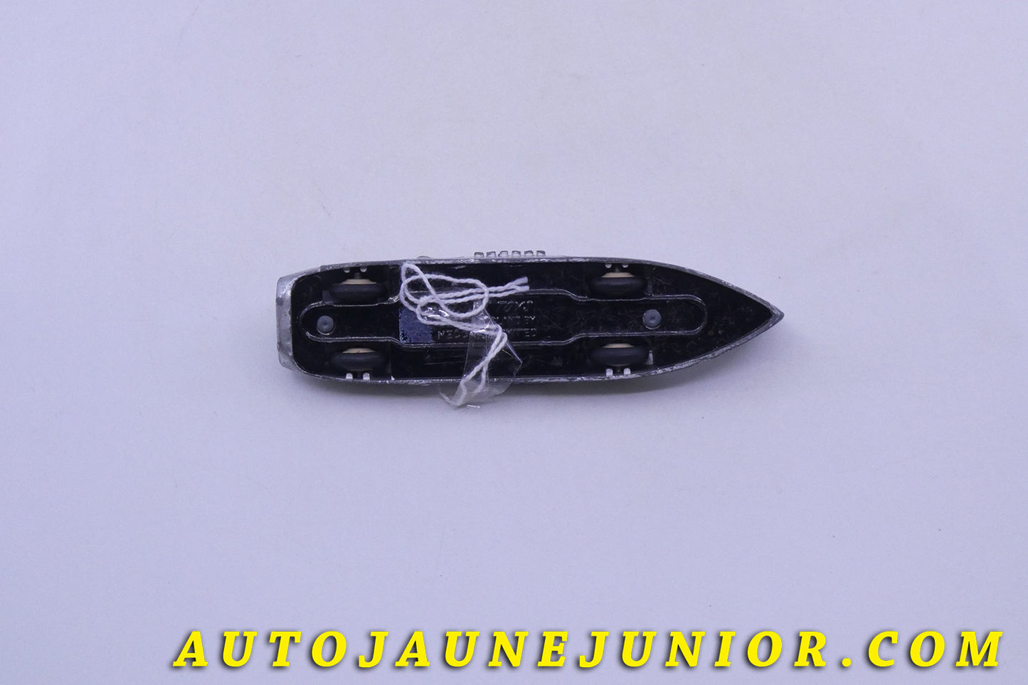 Le Dinky Toys Auto Thunderbolt est en vente sur Auto Jaune Junior ! Découvrez nos collections de diecast Tekno, Politoys, Mebetoys, Mercury, Joal, Diapet, Märklin, TootsieToys.AutoJaune Junior ; Vous avez le même jouet ? Profitez de notre expertise pour vous accompagner dans la vente de vos modèles ou votre collection ! Nous achetons tous lots de miniatures ! Contactez nous !