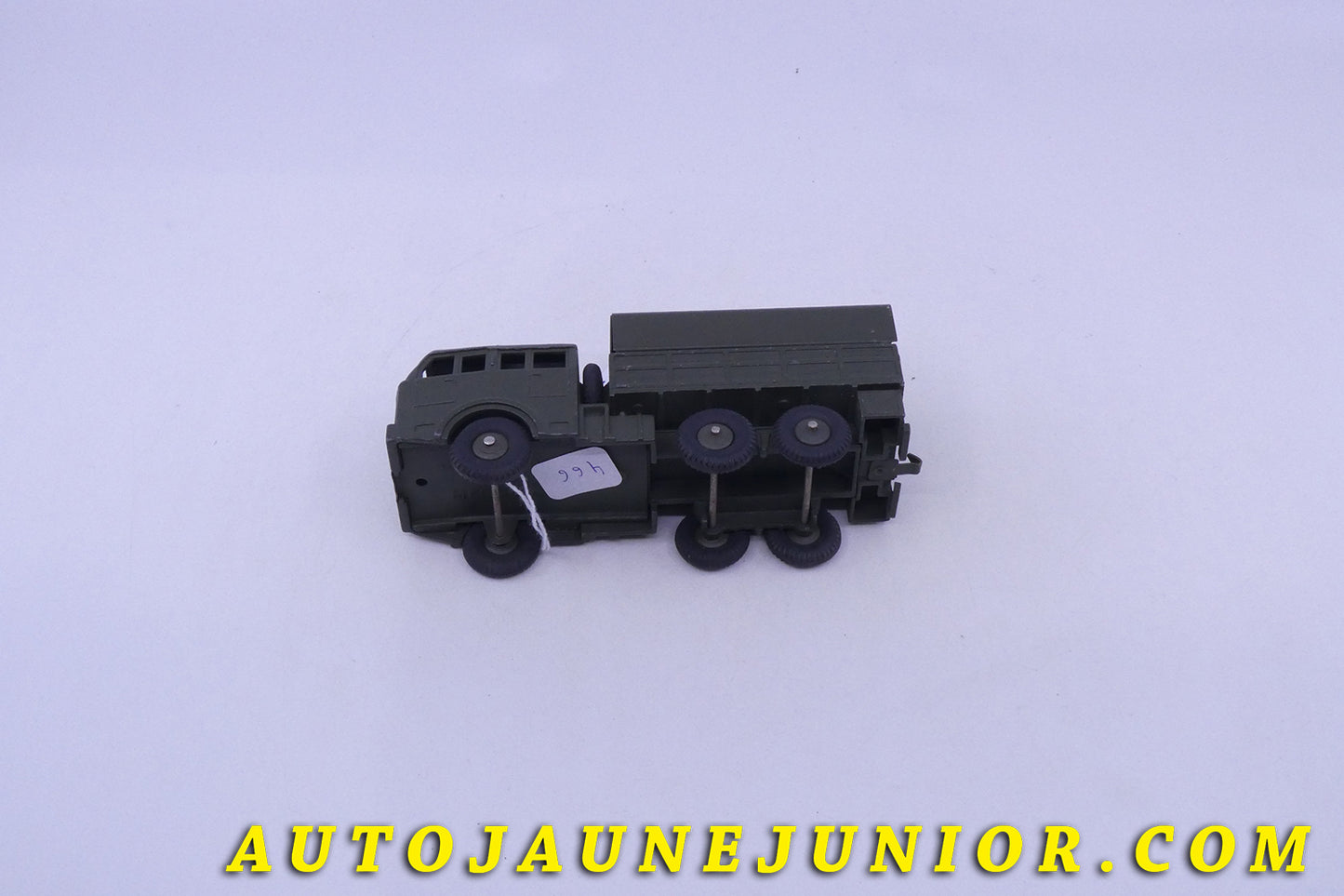Le Dinky Toys Berliet T6 tracteur d'artillerie est en vente sur Auto Jaune Junior ! Découvrez nos collections de diecast Tekno, Politoys, Mebetoys, Mercury, Joal, Diapet, Märklin, TootsieToys.AutoJaune Junior ; Vous avez le même jouet ? Profitez de notre expertise pour vous accompagner dans la vente de vos modèles ou votre collection ! Nous achetons tous lots de miniatures ! Contactez nous !