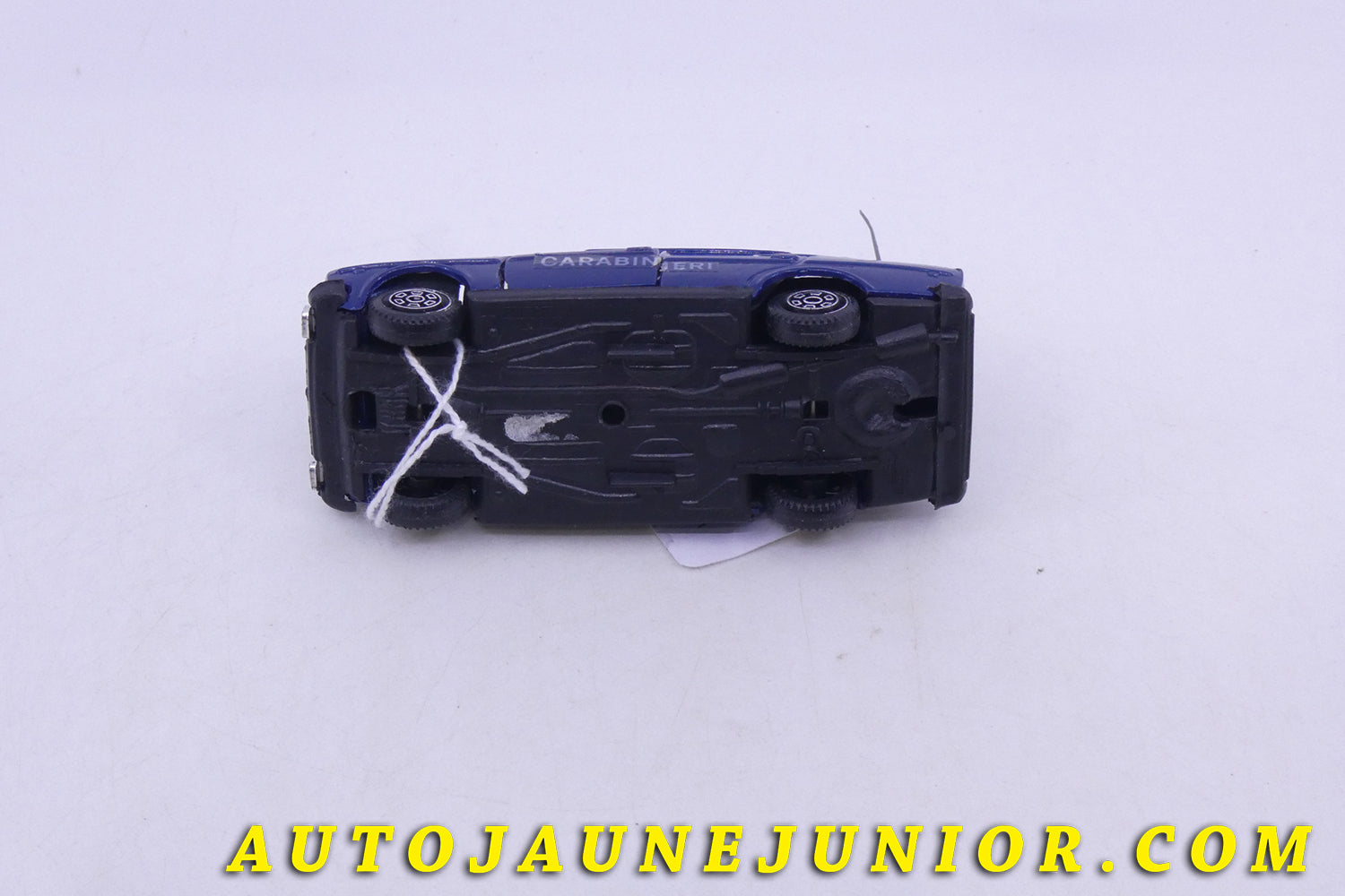 Le Mercury Fiat 131 mirafiori  "carabinieri" est en vente sur Auto Jaune Junior ! Découvrez nos collections de diecast Tekno, Politoys, Mebetoys, Mercury, Joal, Diapet, Märklin, TootsieToys.AutoJaune Junior ; Vous avez le même jouet ? Profitez de notre expertise pour vous accompagner dans la vente de vos modèles ou votre collection ! Nous achetons tous lots de miniatures ! Contactez nous !