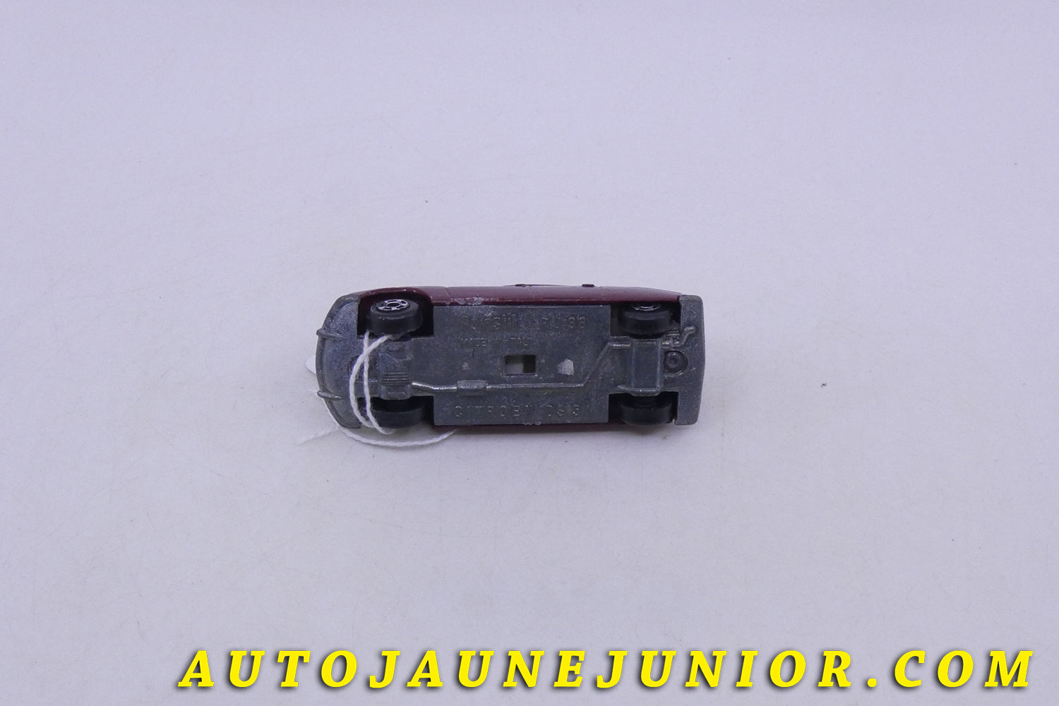 Le Politoys Ghia Mangusta 5000 - De Tomaso est en vente sur Auto Jaune Junior ! Découvrez nos collections de diecast Tekno, Politoys, Mebetoys, Mercury, Joal, Diapet, Märklin, TootsieToys.AutoJaune Junior ; Vous avez le même jouet ? Profitez de notre expertise pour vous accompagner dans la vente de vos modèles ou votre collection ! Nous achetons tous lots de miniatures ! Contactez nous !