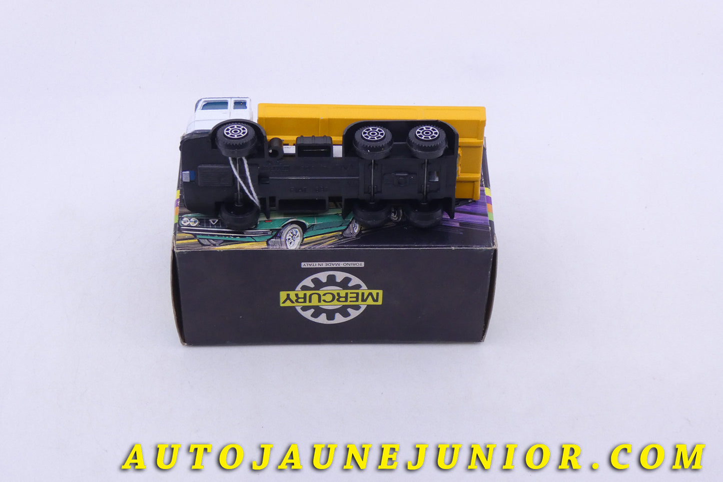 Le Mercury Fiat 697 Benne Basculante est en vente sur Auto Jaune Junior ! Découvrez nos collections de diecast Tekno, Politoys, Mebetoys, Mercury, Joal, Diapet, Märklin, TootsieToys.AutoJaune Junior ; Vous avez le même jouet ? Profitez de notre expertise pour vous accompagner dans la vente de vos modèles ou votre collection ! Nous achetons tous lots de miniatures ! Contactez nous !