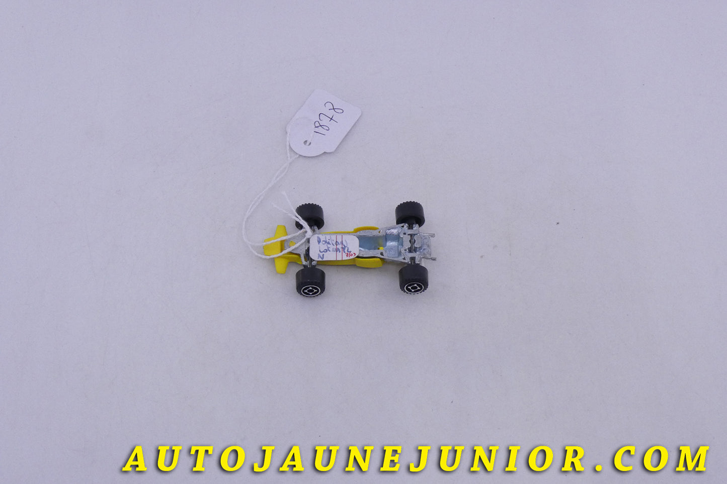Le Barlux Auto Formule 1 - Lola est en vente sur Auto Jaune Junior ! Découvrez nos collections de diecast Tekno, Politoys, Mebetoys, Mercury, Joal, Diapet, Märklin, TootsieToys.AutoJaune Junior ; Vous avez le même jouet ? Profitez de notre expertise pour vous accompagner dans la vente de vos modèles ou votre collection ! Nous achetons tous lots de miniatures ! Contactez nous !