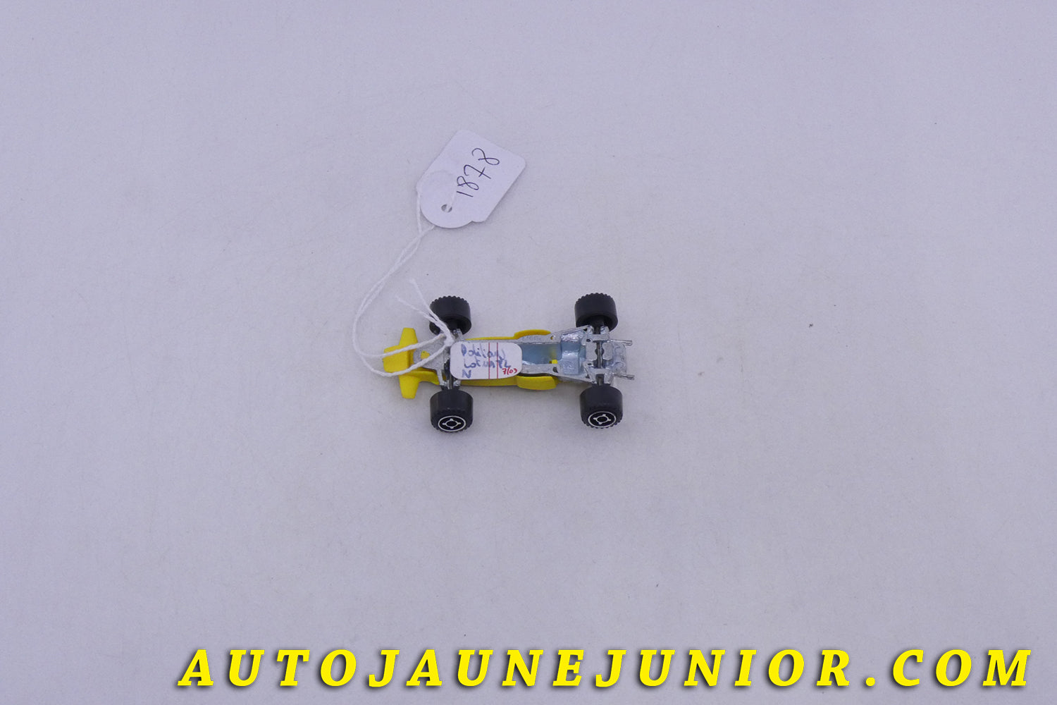 Le Barlux Auto Formule 1 - Lola est en vente sur Auto Jaune Junior ! Découvrez nos collections de diecast Tekno, Politoys, Mebetoys, Mercury, Joal, Diapet, Märklin, TootsieToys.AutoJaune Junior ; Vous avez le même jouet ? Profitez de notre expertise pour vous accompagner dans la vente de vos modèles ou votre collection ! Nous achetons tous lots de miniatures ! Contactez nous !
