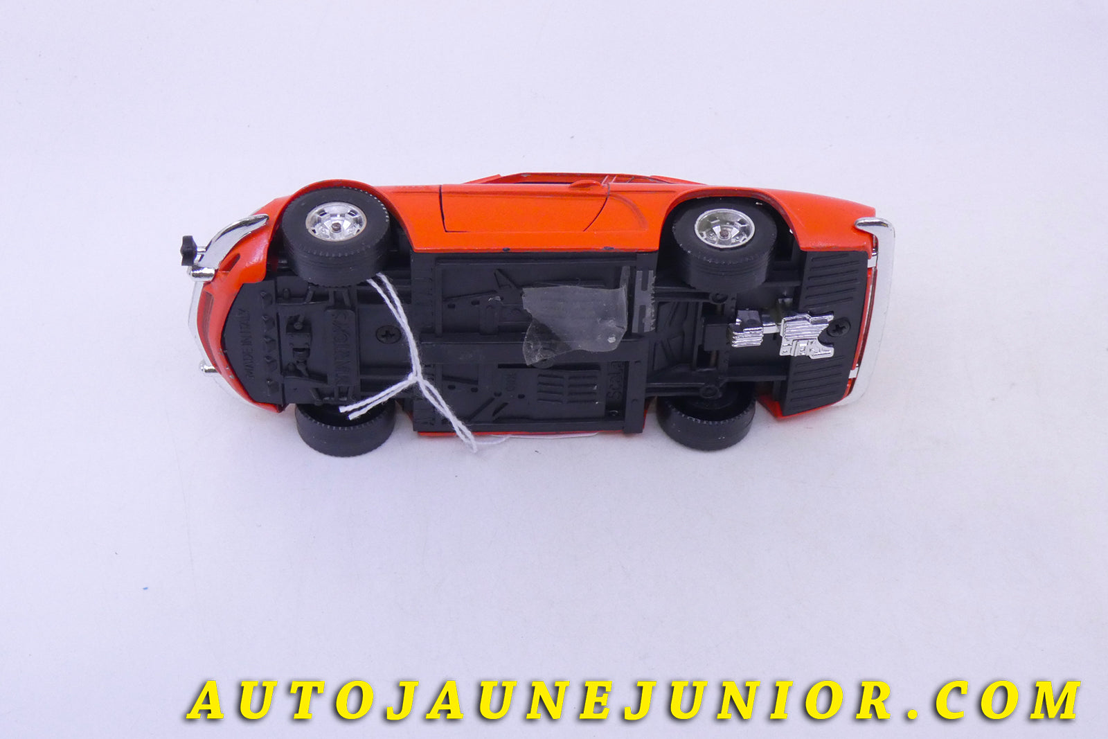 Le Burago Alpine A110  est en vente sur Auto Jaune Junior ! Découvrez nos collections de diecast Tekno, Politoys, Mebetoys, Mercury, Joal, Diapet, Märklin, TootsieToys.AutoJaune Junior ; Vous avez le même jouet ? Profitez de notre expertise pour vous accompagner dans la vente de vos modèles ou votre collection ! Nous achetons tous lots de miniatures ! Contactez nous !