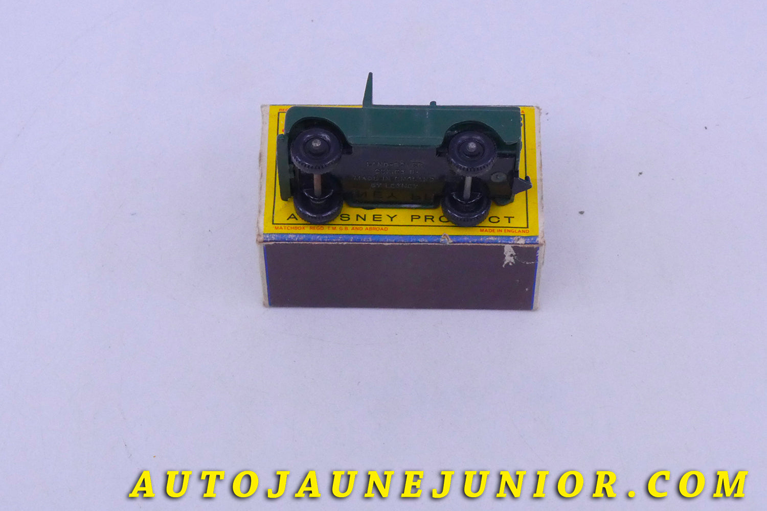 Le Matchbox Land-Rover Jeep Militaire 109 Torpedo est en vente sur Auto Jaune Junior ! Découvrez nos collections de diecast Tekno, Politoys, Mebetoys, Mercury, Joal, Diapet, Märklin, TootsieToys.AutoJaune Junior ; Vous avez le même jouet ? Profitez de notre expertise pour vous accompagner dans la vente de vos modèles ou votre collection ! Nous achetons tous lots de miniatures ! Contactez nous !