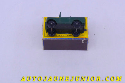 Le Matchbox Land-Rover Jeep Militaire 109 Torpedo est en vente sur Auto Jaune Junior ! Découvrez nos collections de diecast Tekno, Politoys, Mebetoys, Mercury, Joal, Diapet, Märklin, TootsieToys.AutoJaune Junior ; Vous avez le même jouet ? Profitez de notre expertise pour vous accompagner dans la vente de vos modèles ou votre collection ! Nous achetons tous lots de miniatures ! Contactez nous !
