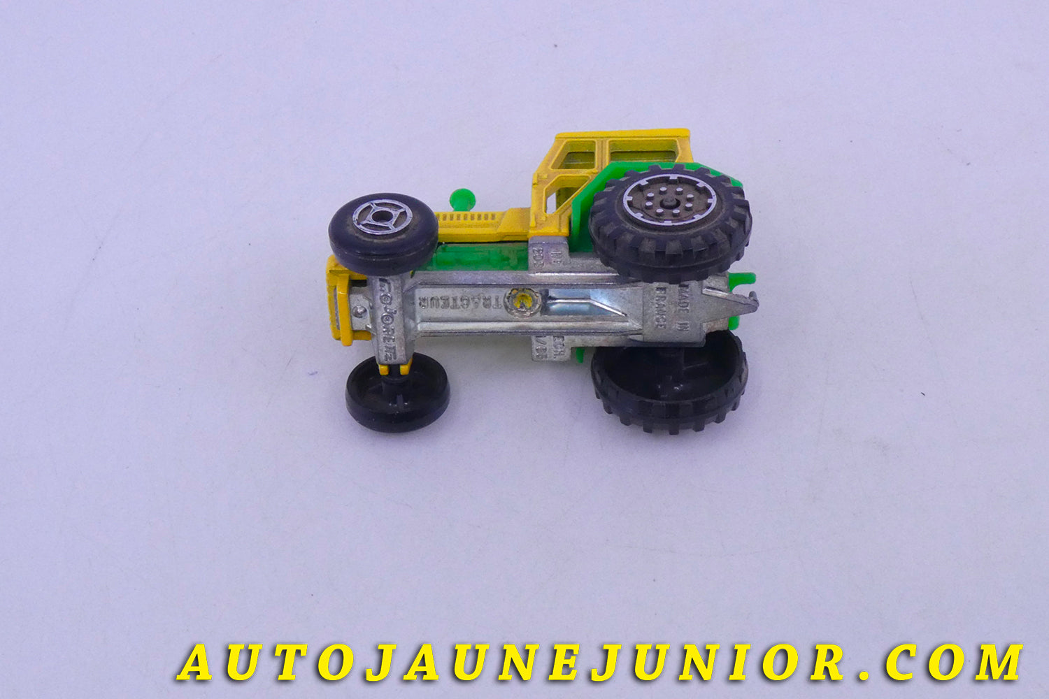 Le Majorette Autre Tracteur agricole est en vente sur Auto Jaune Junior ! Découvrez nos collections de diecast Tekno, Politoys, Mebetoys, Mercury, Joal, Diapet, Märklin, TootsieToys.AutoJaune Junior ; Vous avez le même jouet ? Profitez de notre expertise pour vous accompagner dans la vente de vos modèles ou votre collection ! Nous achetons tous lots de miniatures ! Contactez nous !