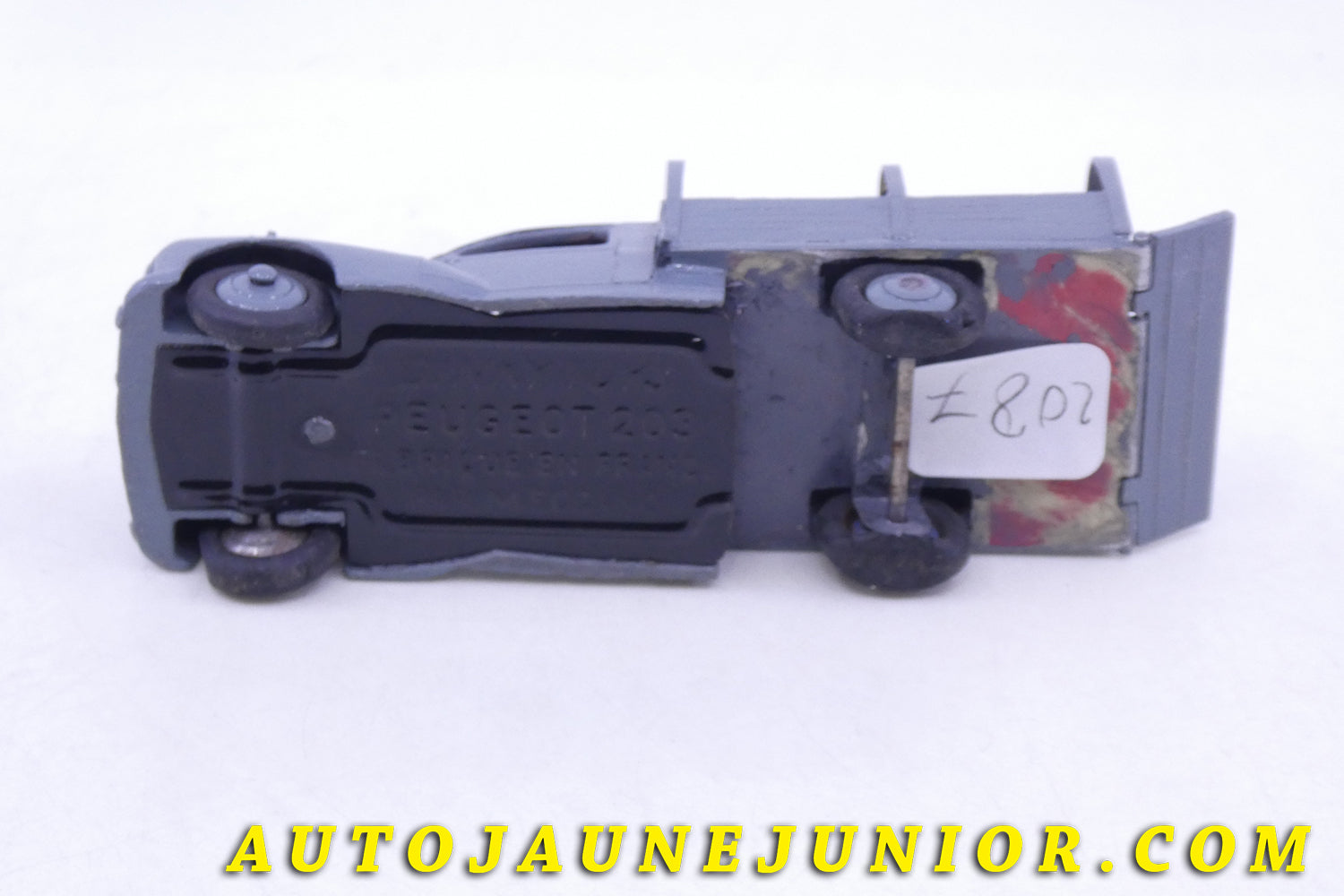 Le Dinky Toys Studebaker Camion Ridelles est en vente sur Auto Jaune Junior ! Découvrez nos collections de diecast Tekno, Politoys, Mebetoys, Mercury, Joal, Diapet, Märklin, TootsieToys.AutoJaune Junior ; Vous avez le même jouet ? Profitez de notre expertise pour vous accompagner dans la vente de vos modèles ou votre collection ! Nous achetons tous lots de miniatures ! Contactez nous !