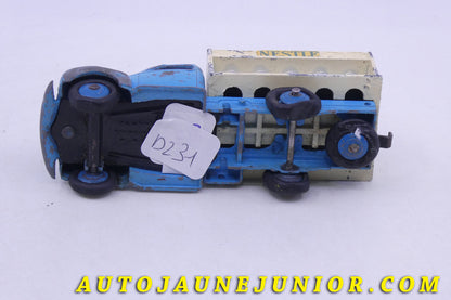 Le Dinky Toys Studebaker Camion laitier Nestlé (type 3 avec décalques) est en vente sur Auto Jaune Junior ! Découvrez nos collections de diecast Tekno, Politoys, Mebetoys, Mercury, Joal, Diapet, Märklin, TootsieToys.AutoJaune Junior ; Vous avez le même jouet ? Profitez de notre expertise pour vous accompagner dans la vente de vos modèles ou votre collection ! Nous achetons tous lots de miniatures ! Contactez nous !