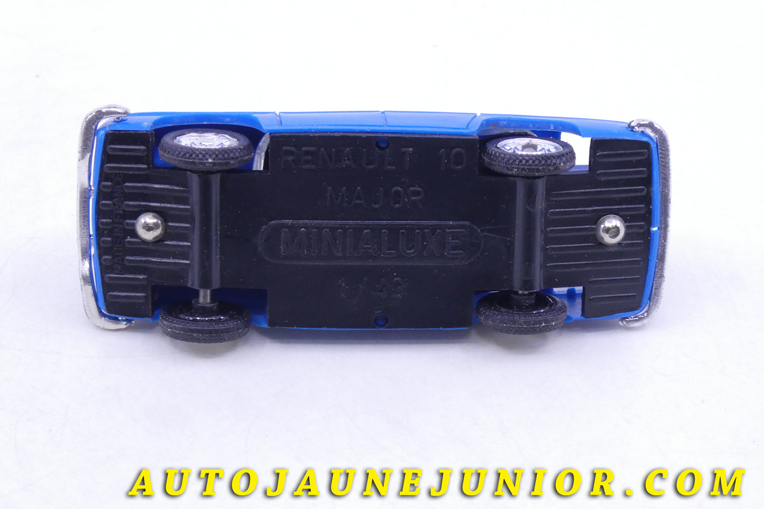 Le Minialuxe Renault R10 Major est en vente sur Auto Jaune Junior ! Découvrez nos collections de diecast Tekno, Politoys, Mebetoys, Mercury, Joal, Diapet, Märklin, TootsieToys.AutoJaune Junior ; Vous avez le même jouet ? Profitez de notre expertise pour vous accompagner dans la vente de vos modèles ou votre collection ! Nous achetons tous lots de miniatures ! Contactez nous !