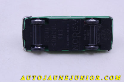 Le Norev Ford Consul 315 est en vente sur Auto Jaune Junior ! Découvrez nos collections de diecast Tekno, Politoys, Mebetoys, Mercury, Joal, Diapet, Märklin, TootsieToys.AutoJaune Junior ; Vous avez le même jouet ? Profitez de notre expertise pour vous accompagner dans la vente de vos modèles ou votre collection ! Nous achetons tous lots de miniatures ! Contactez nous !