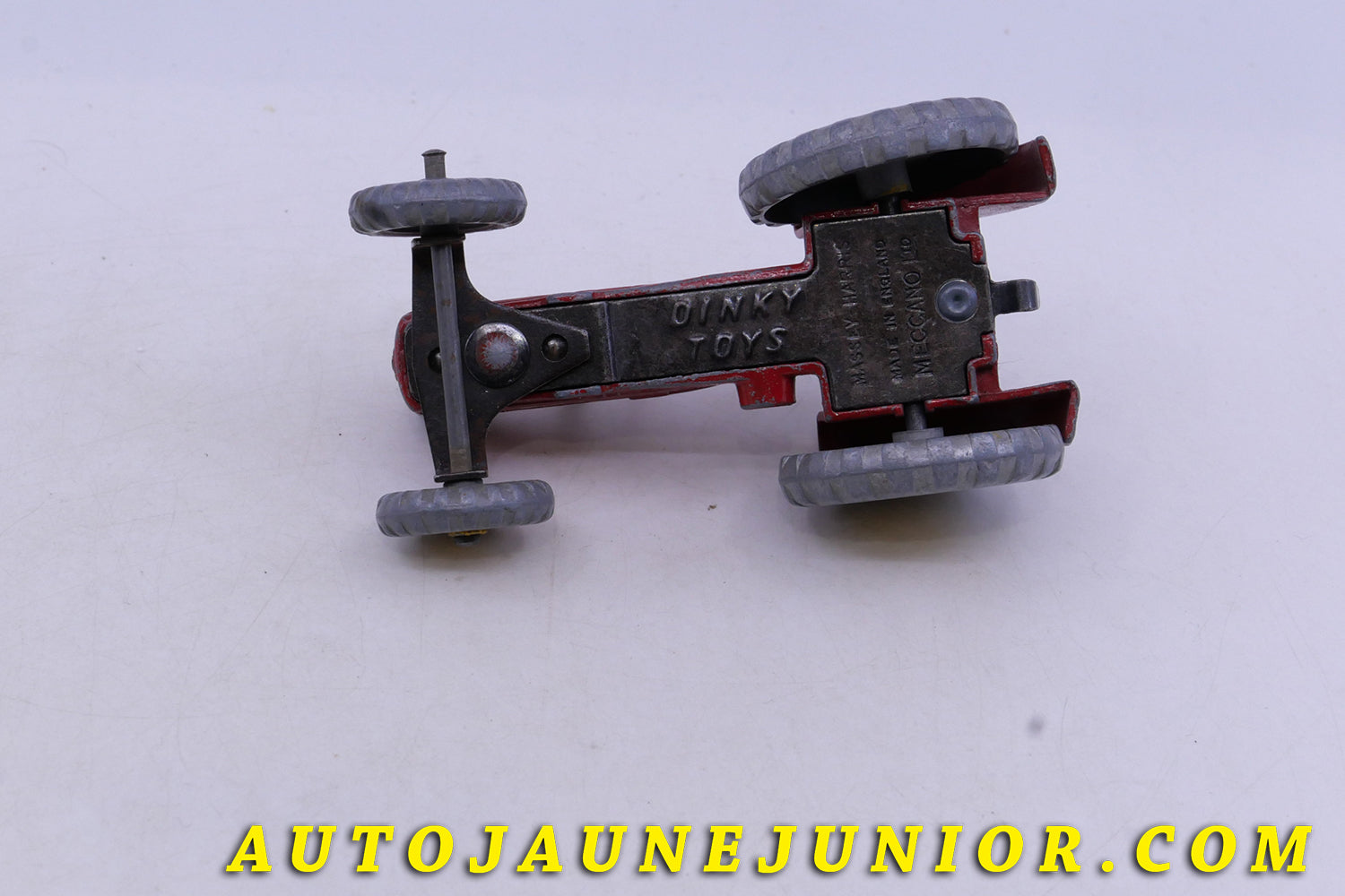 Le Dinky Toys Inconnu Massey Harris tracteur est en vente sur Auto Jaune Junior ! Découvrez nos collections de diecast Tekno, Politoys, Mebetoys, Mercury, Joal, Diapet, Märklin, TootsieToys.AutoJaune Junior ; Vous avez le même jouet ? Profitez de notre expertise pour vous accompagner dans la vente de vos modèles ou votre collection ! Nous achetons tous lots de miniatures ! Contactez nous !