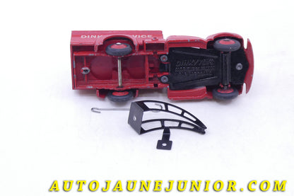 Le Dinky Toys Studebaker Camion dépanneuse "Dinky Service" est en vente sur Auto Jaune Junior ! Découvrez nos collections de diecast Tekno, Politoys, Mebetoys, Mercury, Joal, Diapet, Märklin, TootsieToys.Vous avez le même jouet ? Profitez de notre expertise pour vous accompagner dans la vente de vos modèles ou votre collection ! Nous achetons tous lots de miniatures ! Contactez nous !