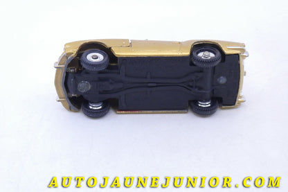 Le Dinky Toys Triumph Spitfire (Version intermédiaire avec chassis noir et strass) est en vente sur Auto Jaune Junior ! Découvrez nos collections de diecast Tekno, Politoys, Mebetoys, Mercury, Joal, Diapet, Märklin, TootsieToys.AutoJaune Junior ; Vous avez le même jouet ? Profitez de notre expertise pour vous accompagner dans la vente de vos modèles ou votre collection ! Nous achetons tous lots de miniatures ! Contactez nous !