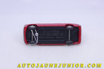 Le Dinky Toys Peugeot 403 Break….Rouge ! est en vente sur Auto Jaune Junior ! Découvrez nos collections de diecast Tekno, Politoys, Mebetoys, Mercury, Joal, Diapet, Märklin, TootsieToys.AutoJaune Junior ; Vous avez le même jouet ? Profitez de notre expertise pour vous accompagner dans la vente de vos modèles ou votre collection ! Nous achetons tous lots de miniatures ! Contactez nous !